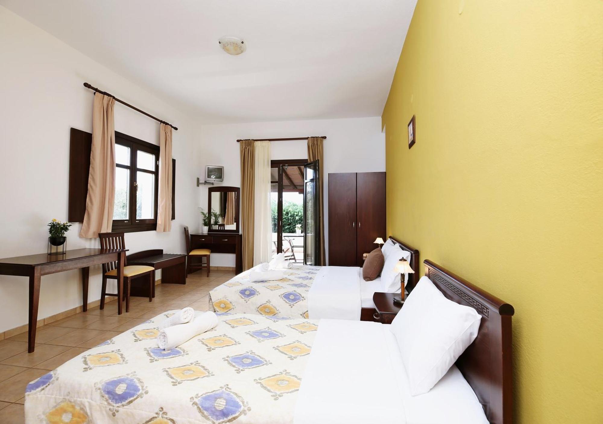 Palirria & Aparthotel Kala Nera