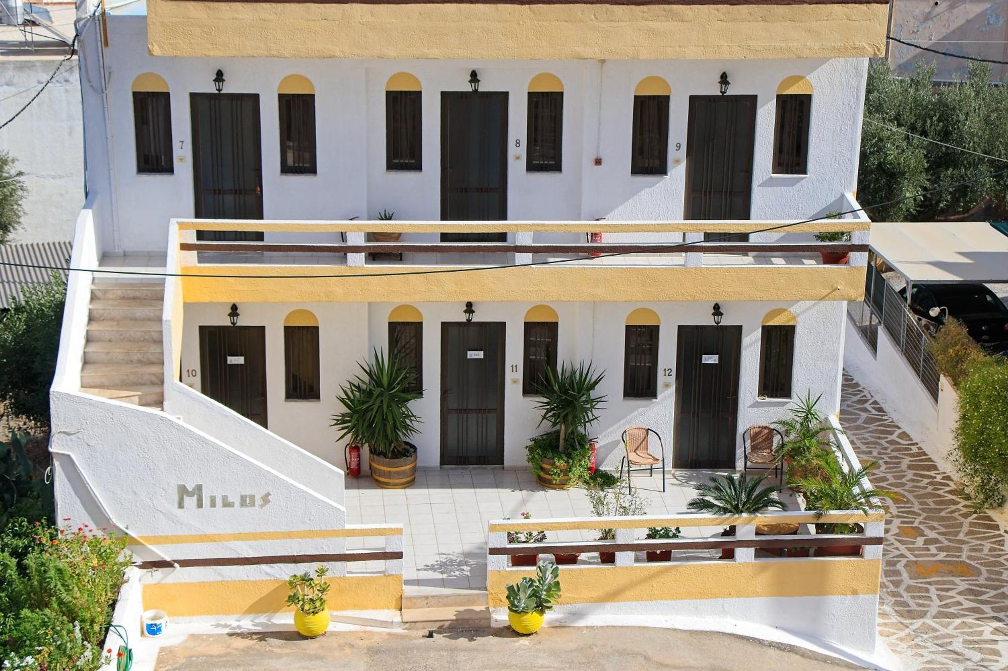 Apartment Milos *