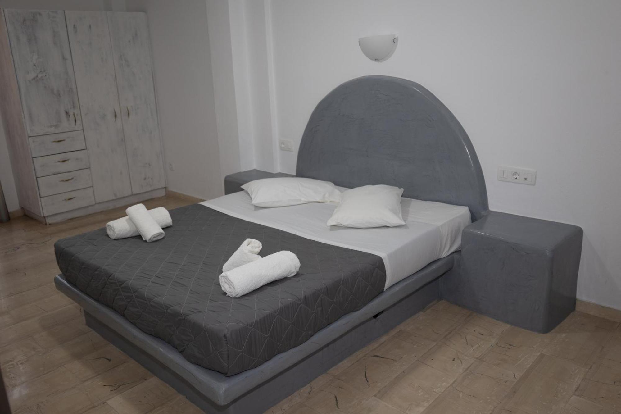 Aparthotel Ira Kamari (Santorini)