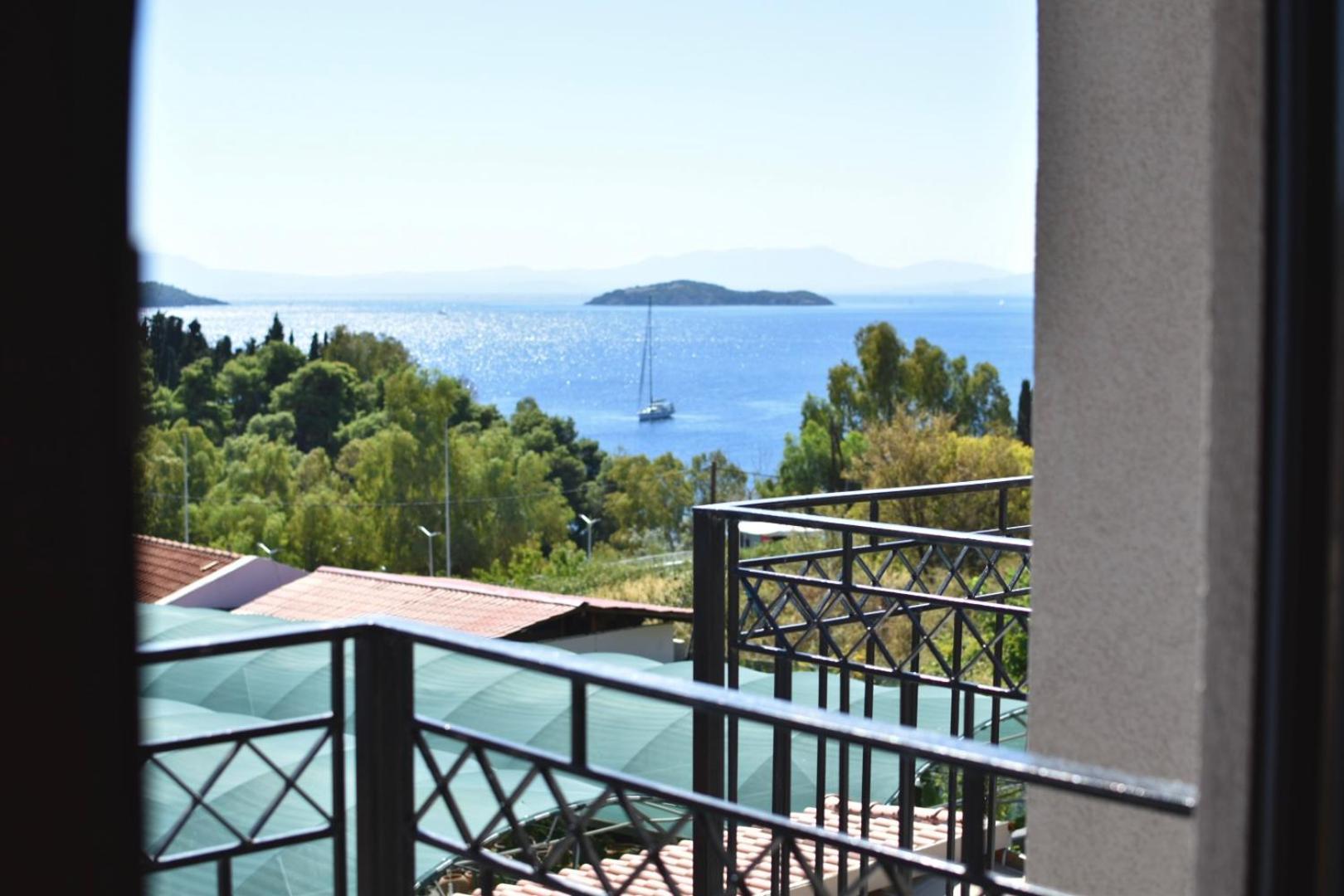 Oro Hotel 3*