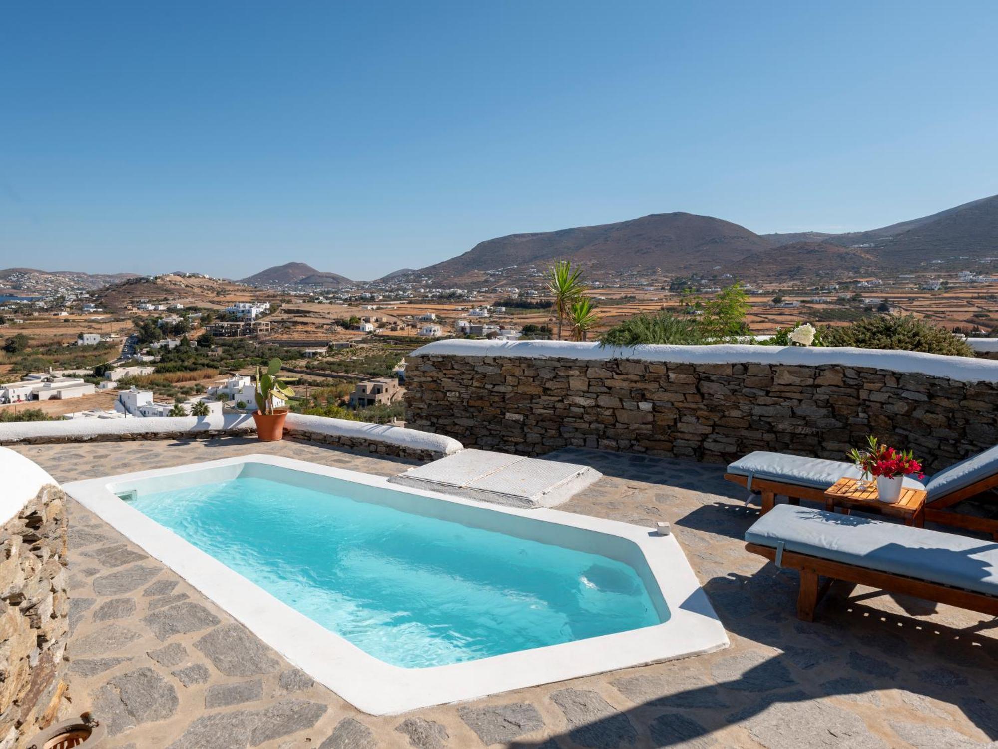 Peters Place - Paros Parasporos