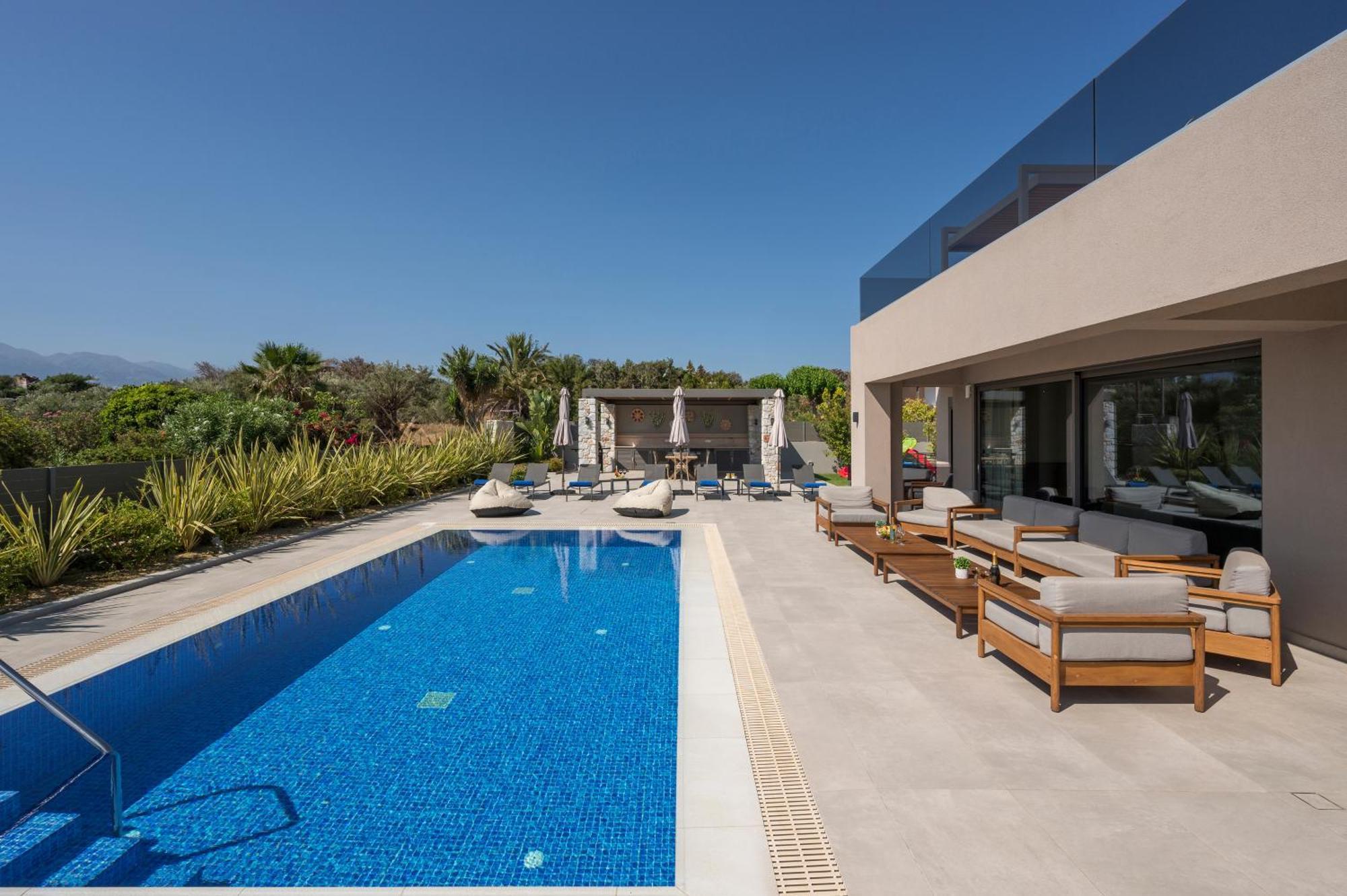 Villa Imperium Luxury Villas-sauna, Jacuzzi, Heated Pool & Gym-chania