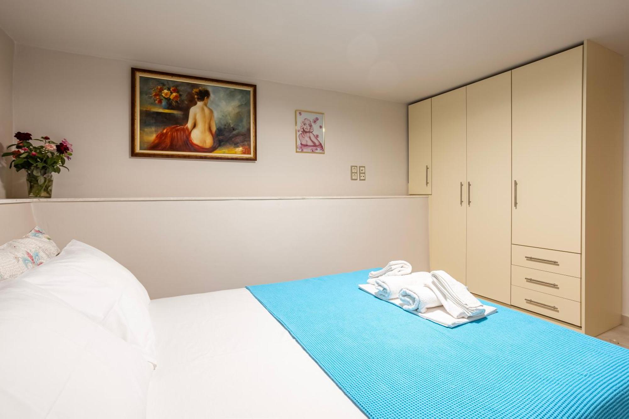 Grande Luxury - 3 Kalamata