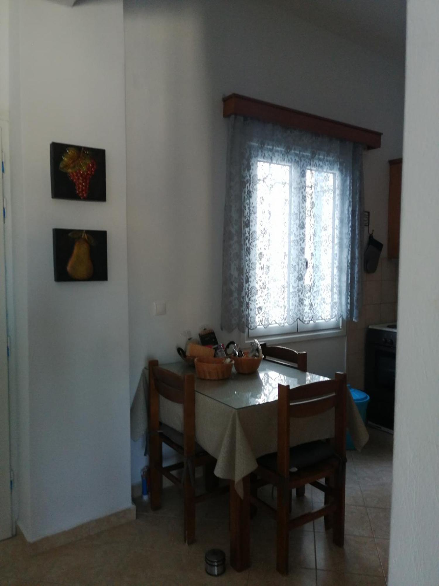 Lenio's * Pera Gyalos
