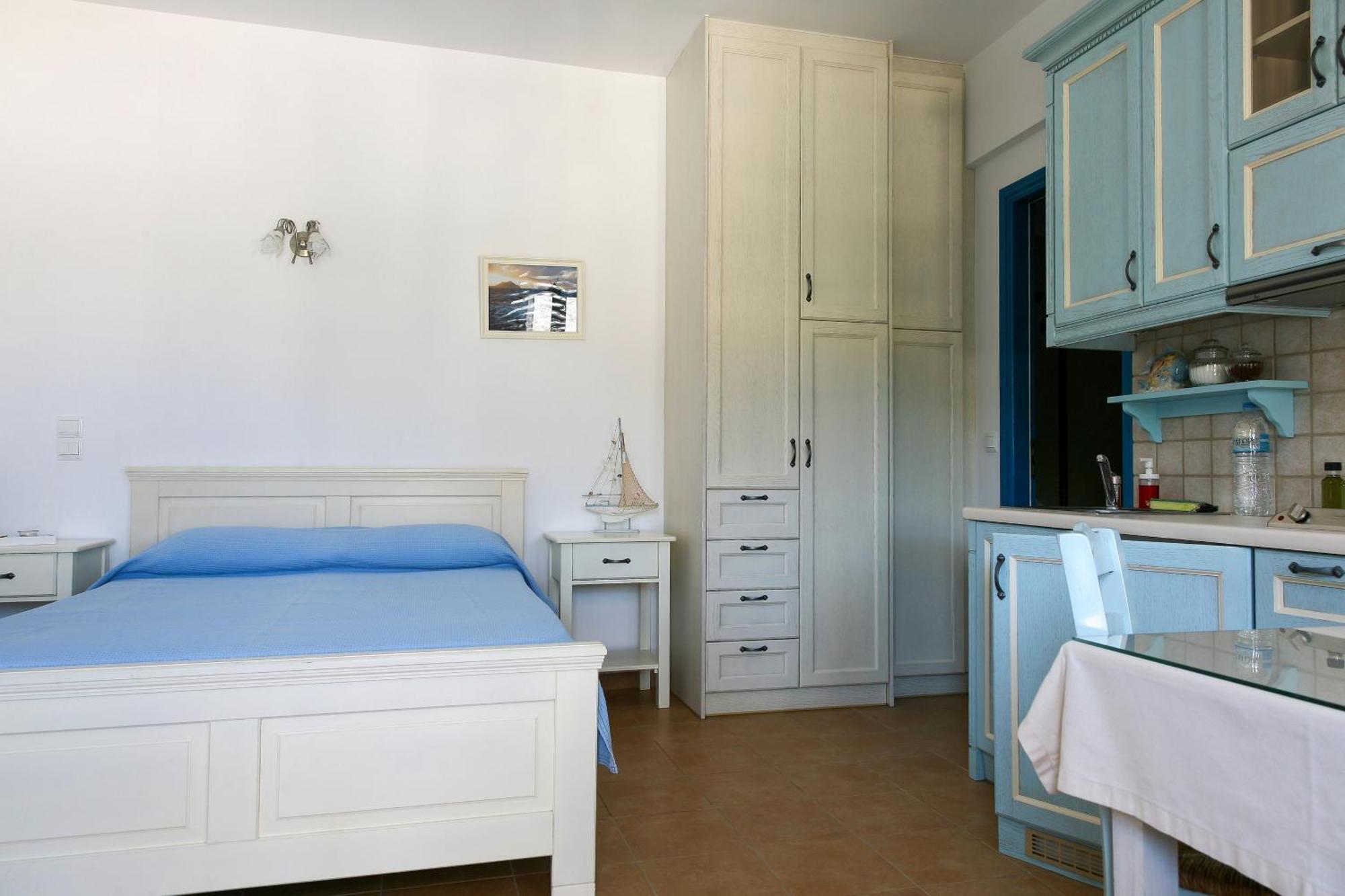Vicky's Aparthotel Ormos Aigialis