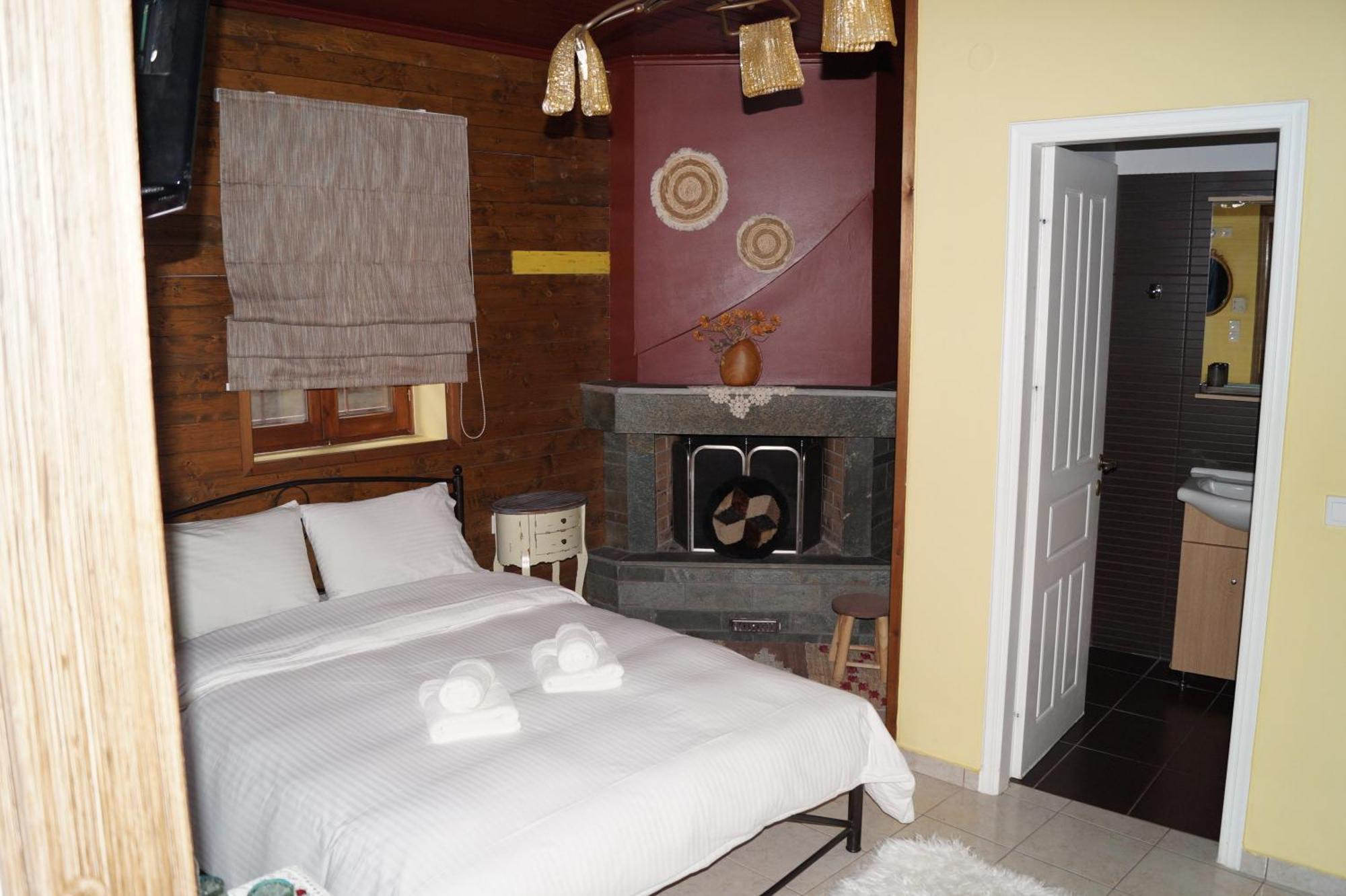 Ikojenia Traditional Hostel *