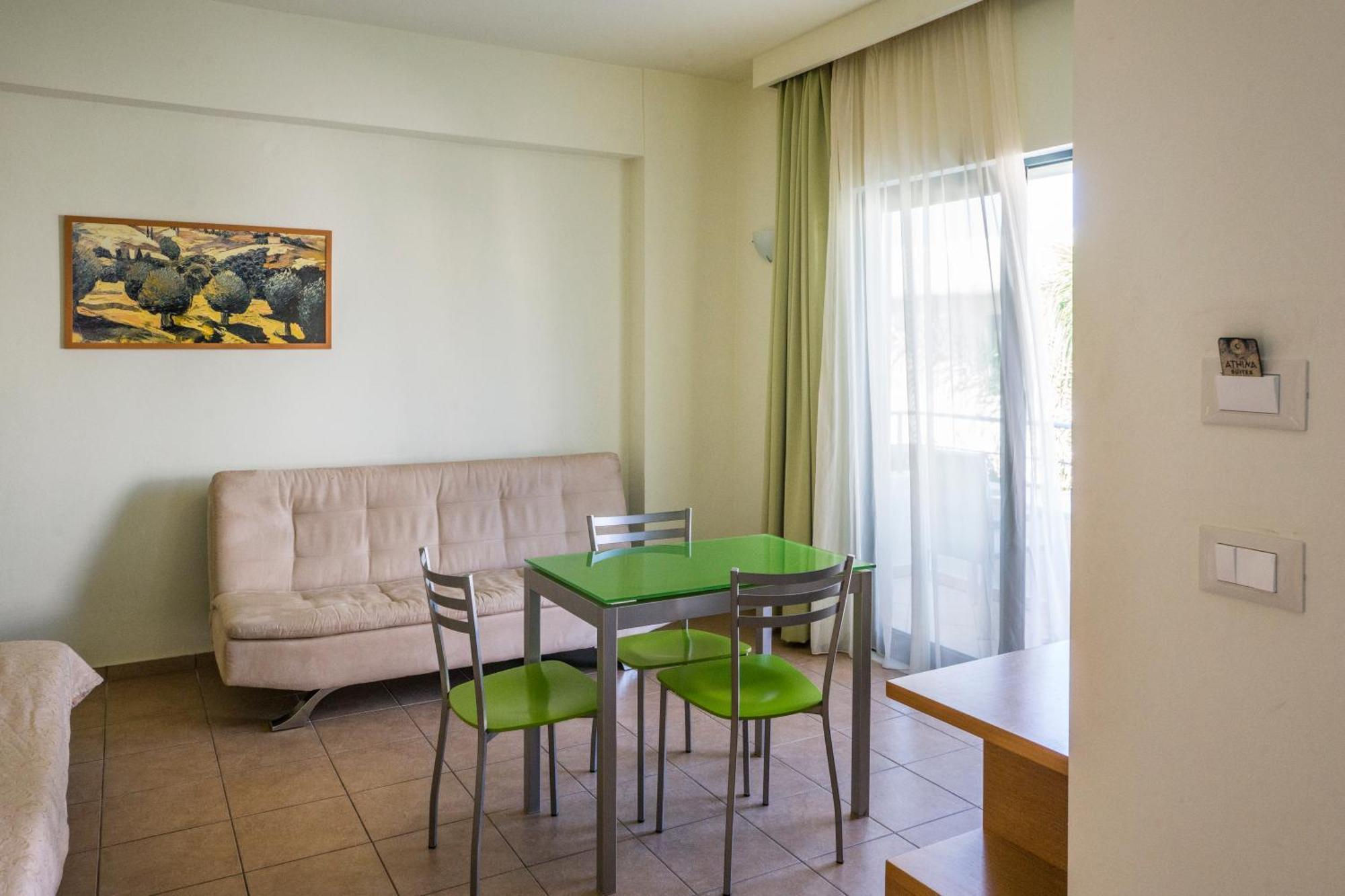 Aparthotel Athina 3*