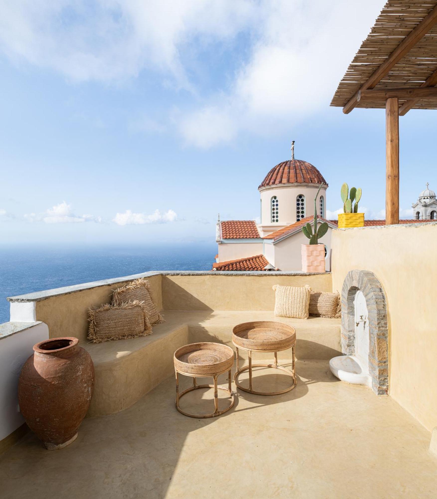 Th_eros House *