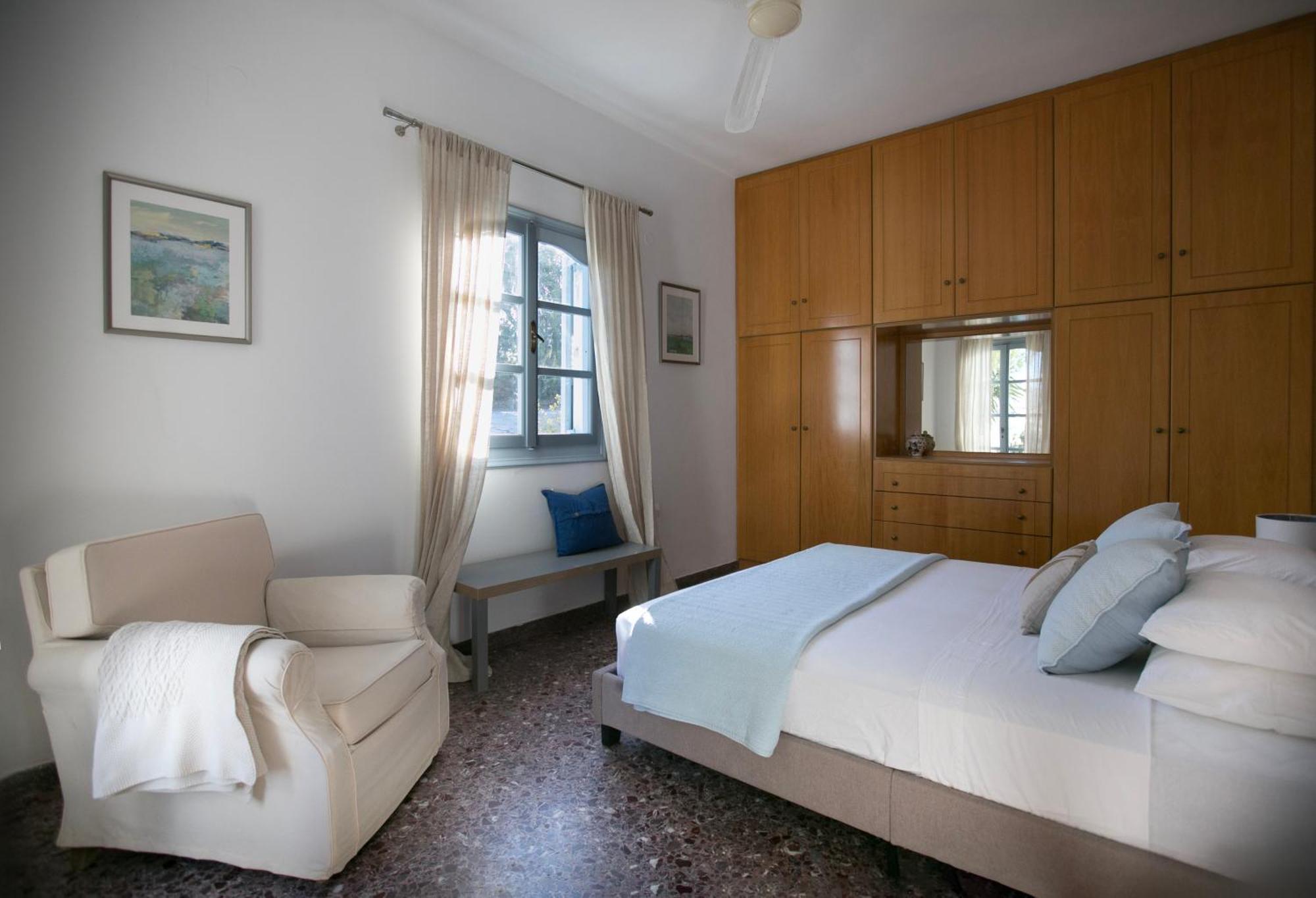 Avraam Naousa Villa Livadia (Paros)