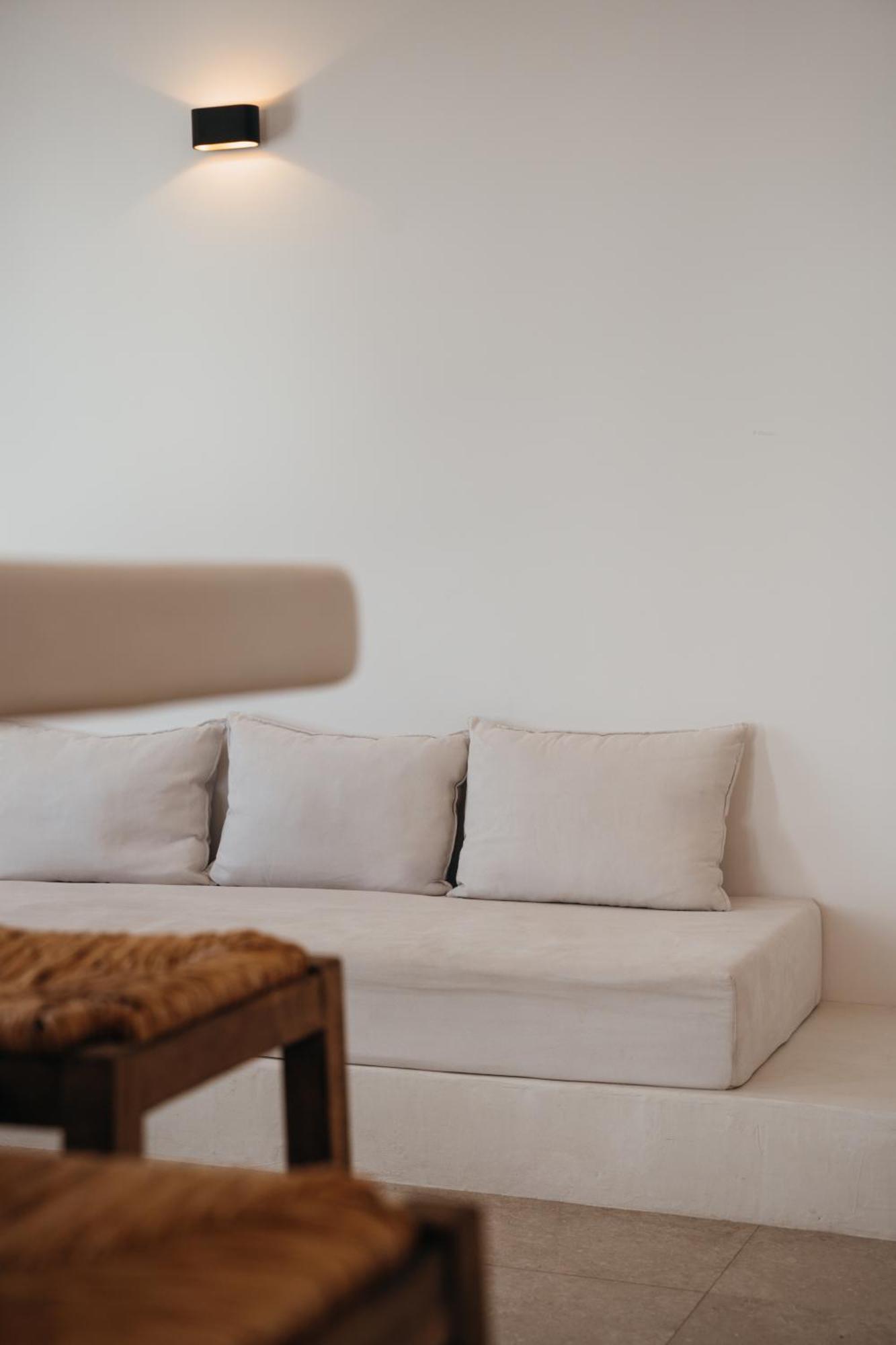 Apartment Aethra White