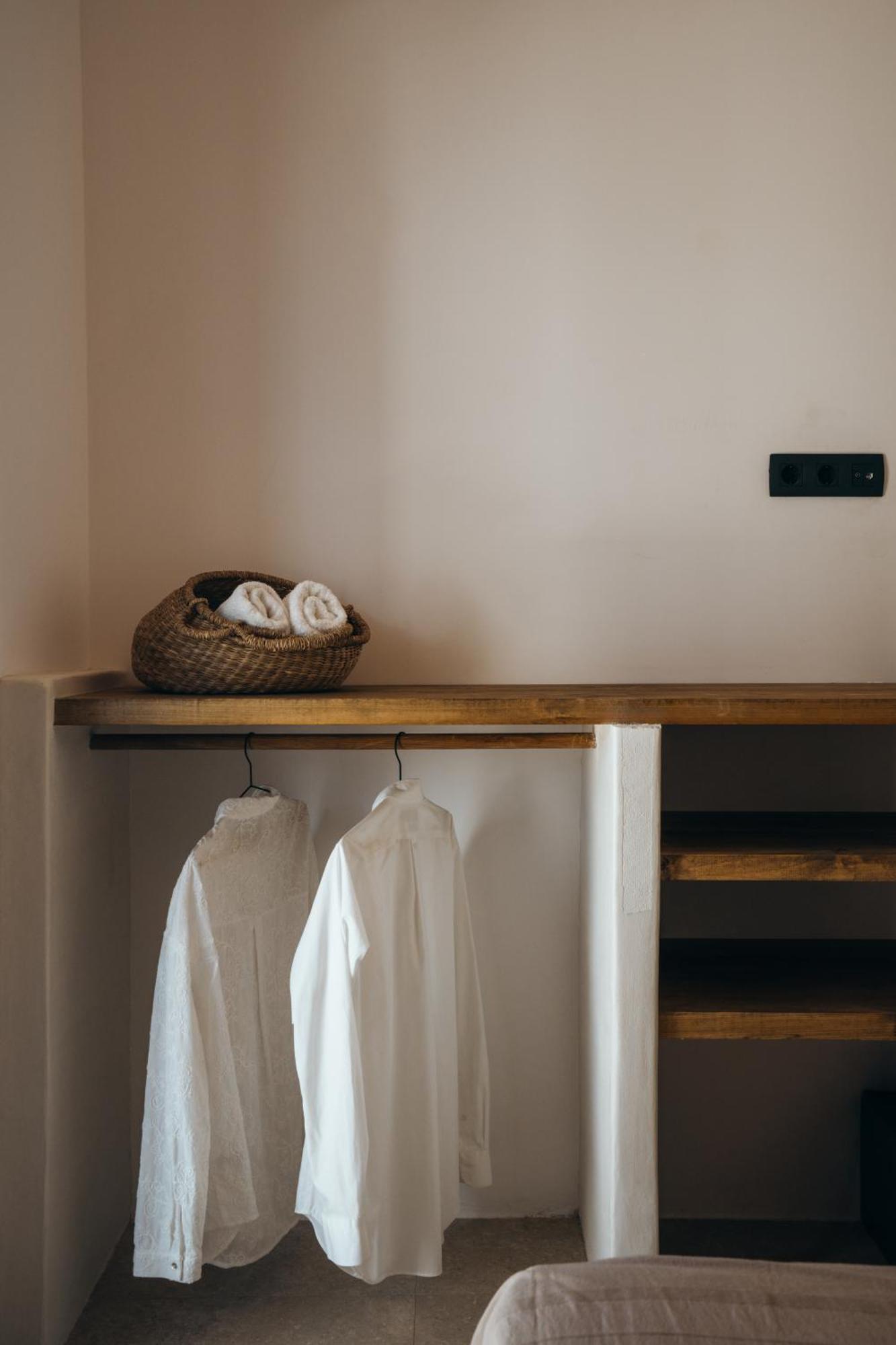 Apartment Aethra White *