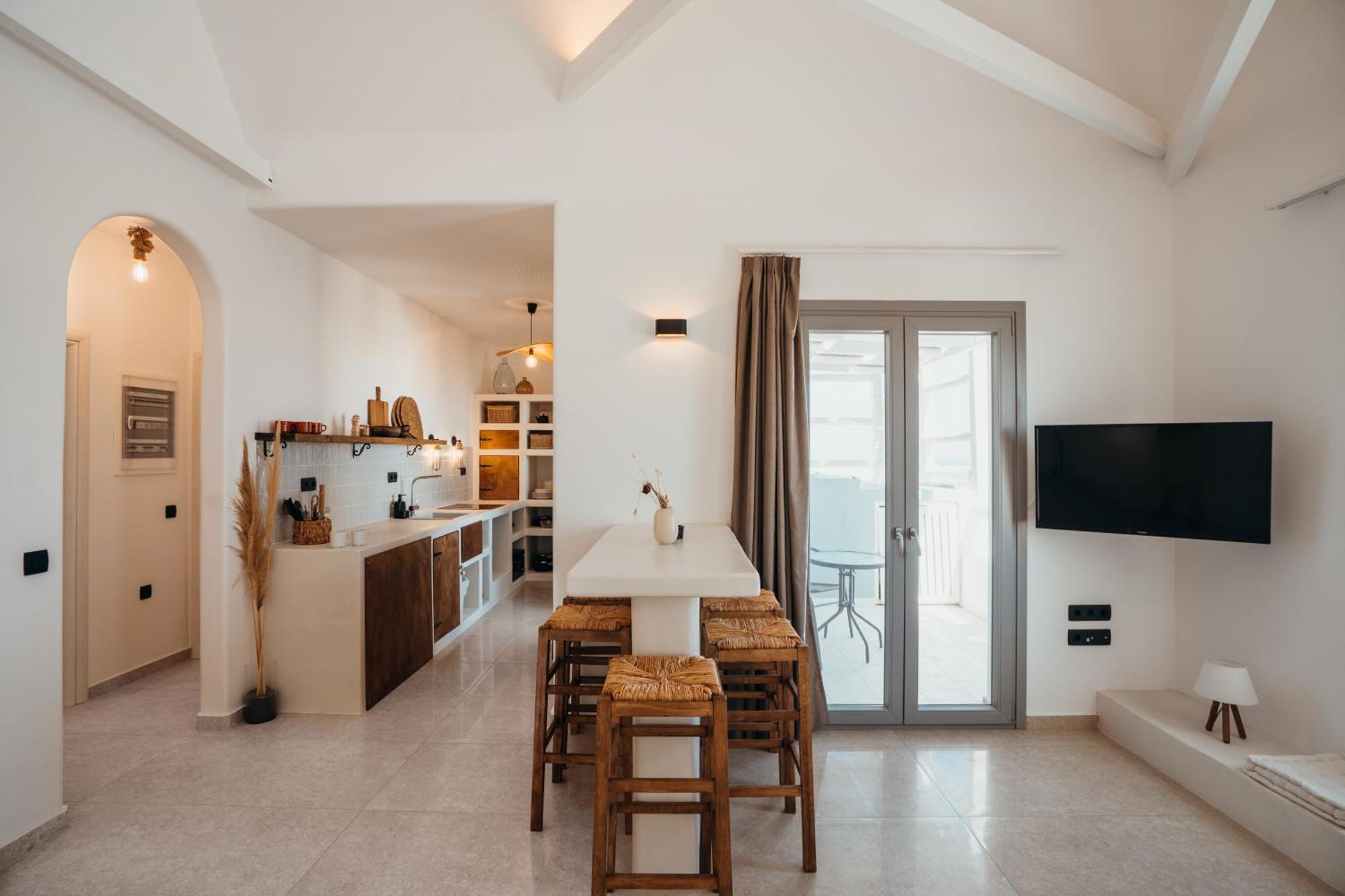 Aethra White Apartment Messaria (Santorini)