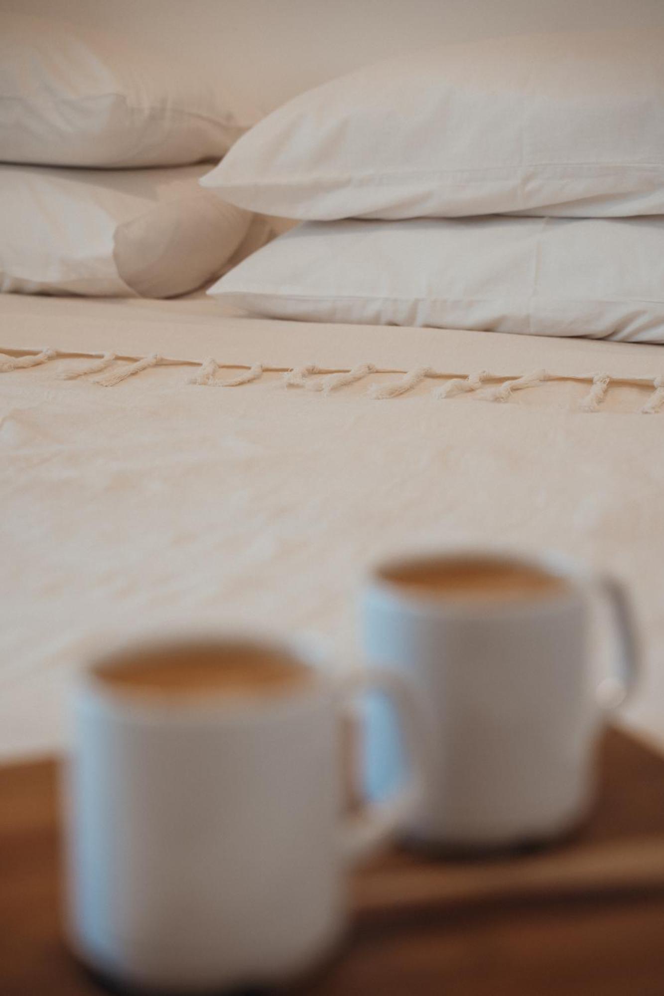 Aethra White Apartment *