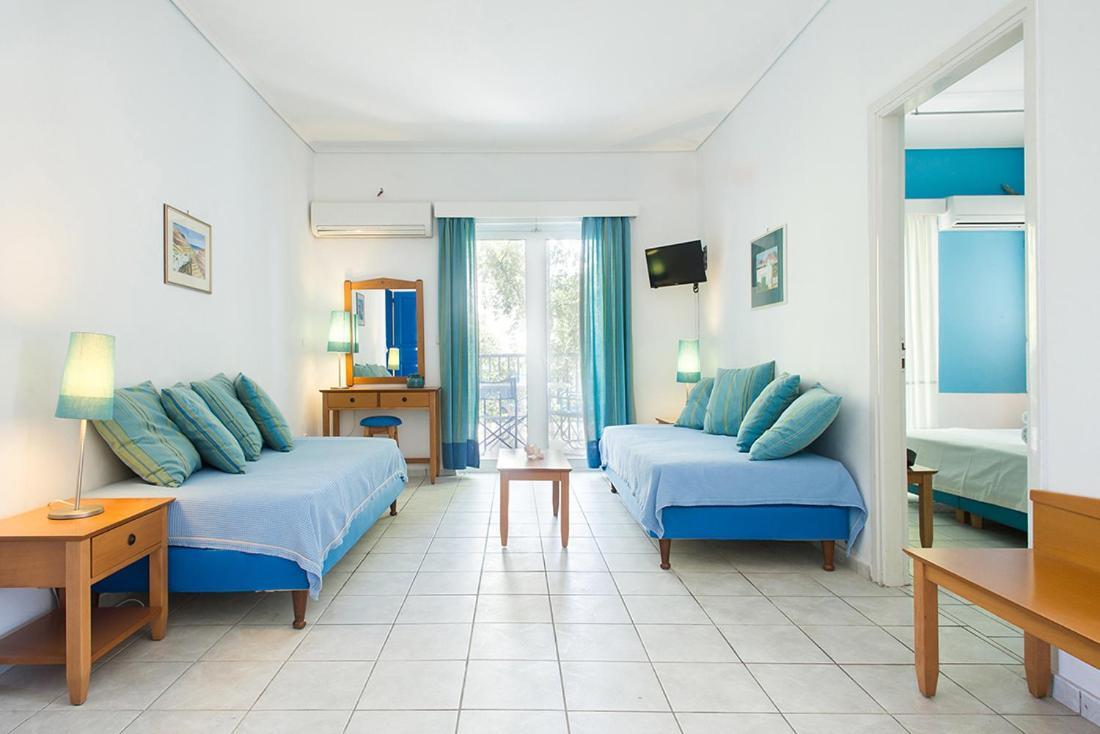 Daphne's Club Aparthotel 3*
