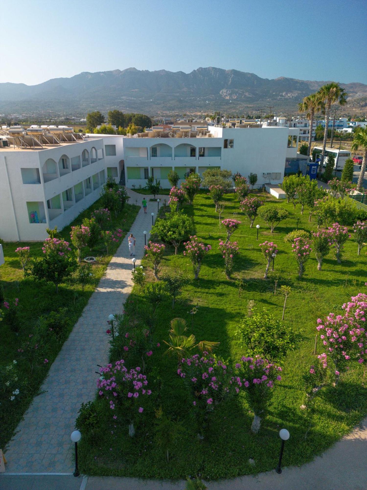 Tropical Sol Hotel 3*