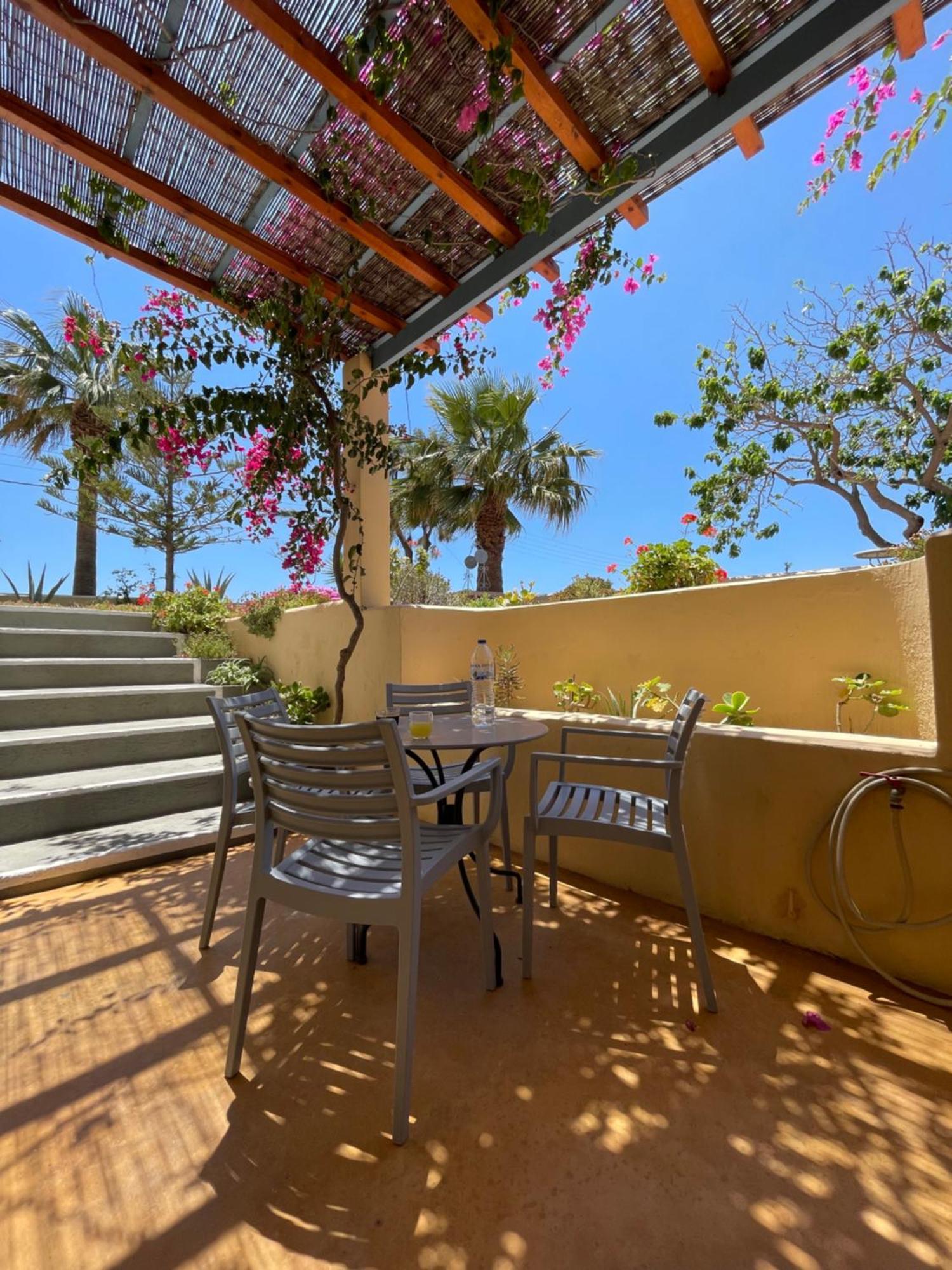 Asterias Mini Coastal Apartment *