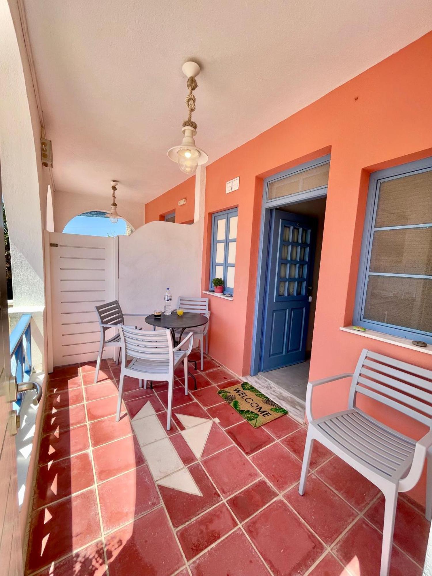 Apartment Asterias Mini Coastal Perivolos (Santorini)