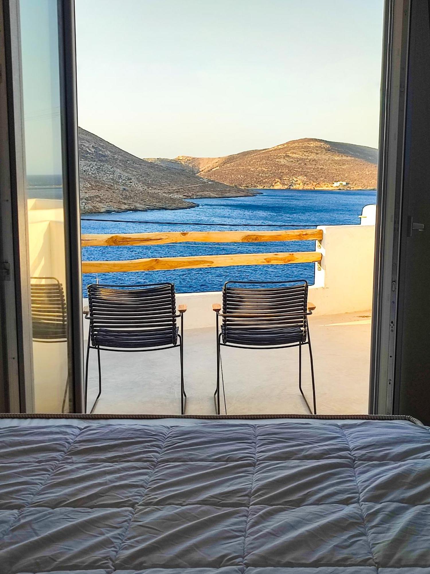 Art Beachfront Apartment Panormos (Tinos)