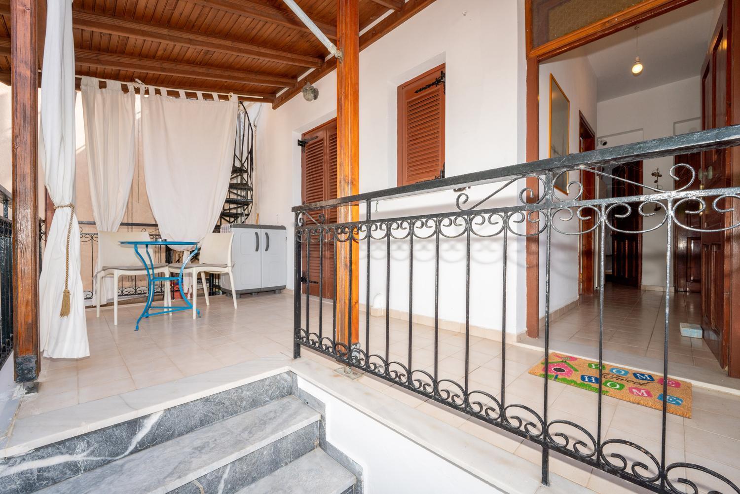 Town Cozy Escape Aegina
