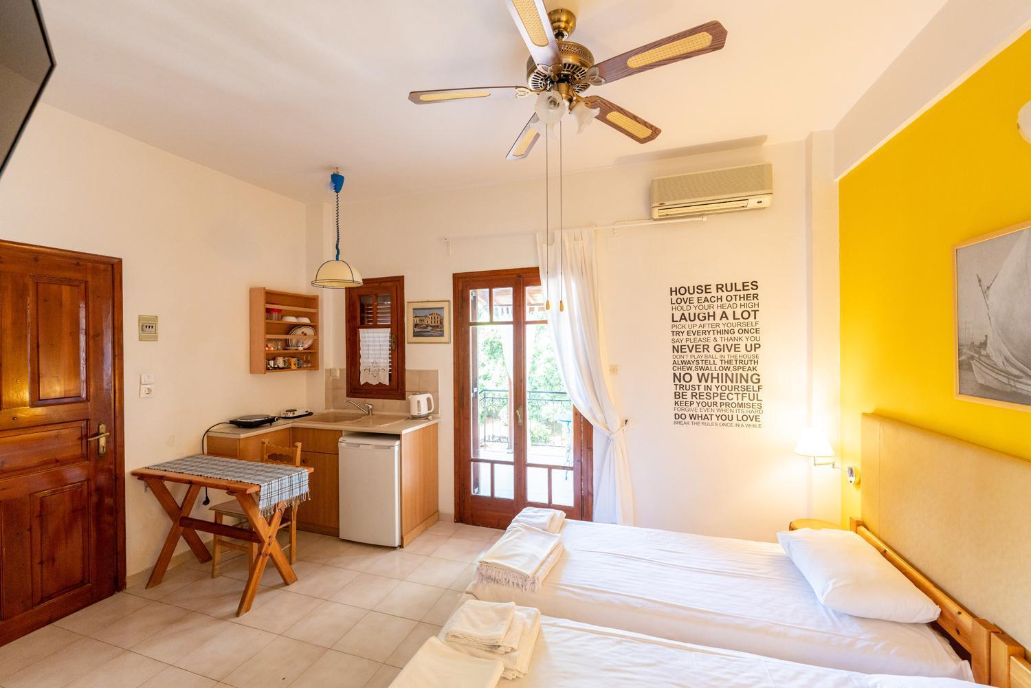 Town Cozy Escape * Aegina