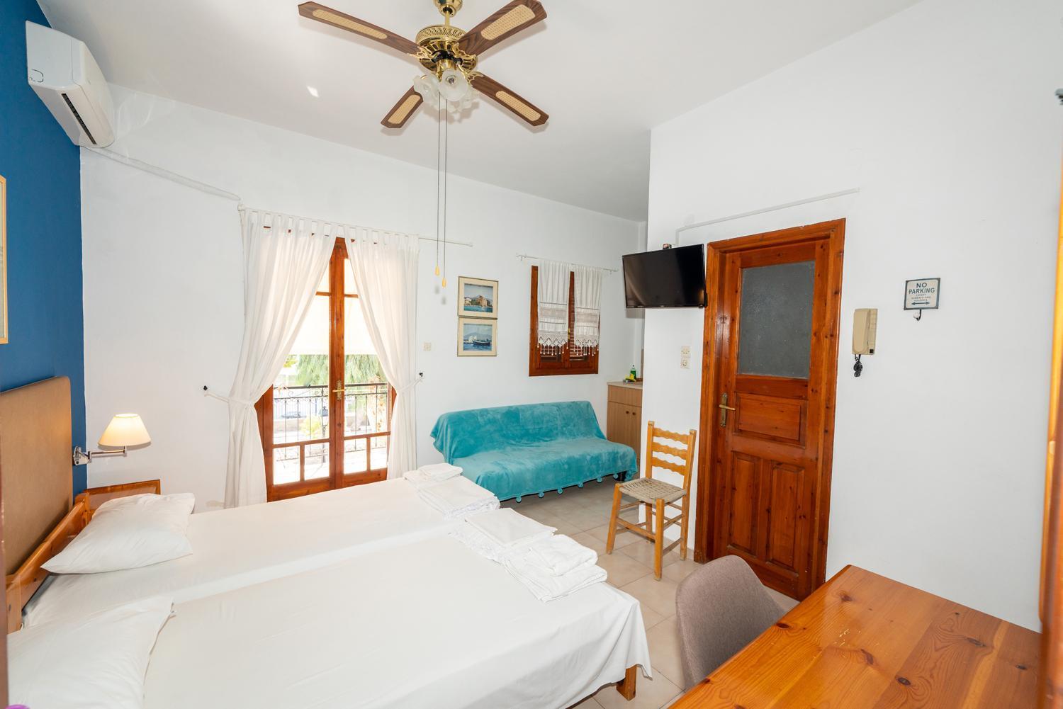 Town Cozy Escape Inn *