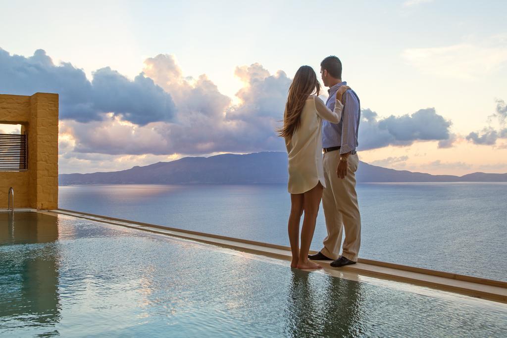 Eleni'S Serenity - Discovering Sapphire Harmonies Villa Ravdhoukha