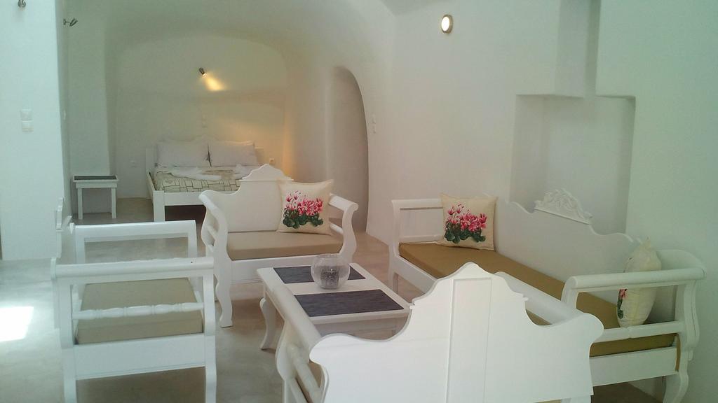 Filotimo Cave Aparthotel Pyrgos Kallistis