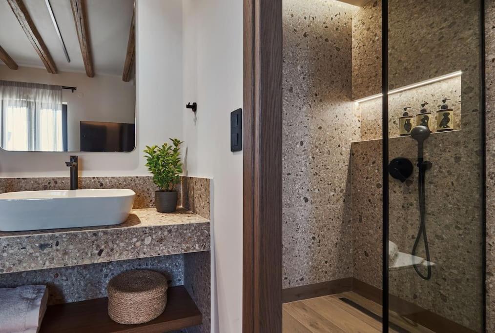 Apartment Kaptara Premium Upper Level Unit With Plunge Pool-part Of Kaptara Complex Koutouloufari (Crete)