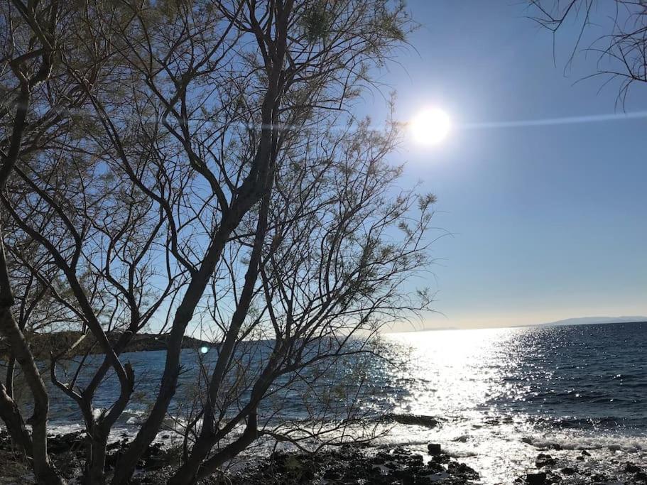 Apartment Modern - Terrace & Seaview - Close To Saronida