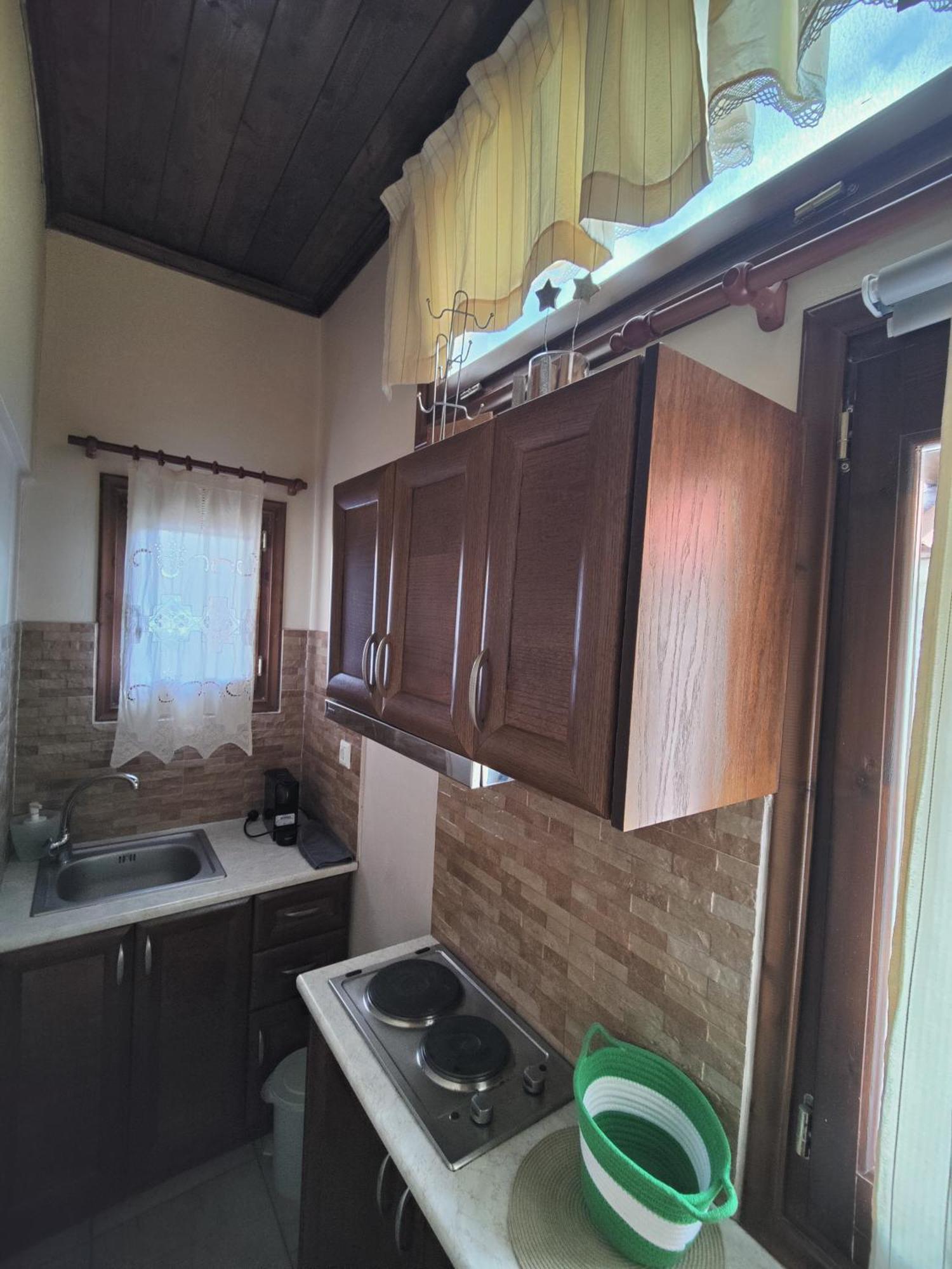 Theodorou Guest house 3*