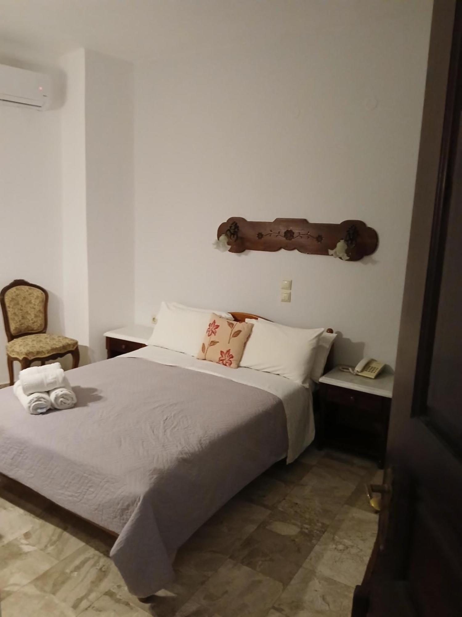 Orsa Skiathos Town