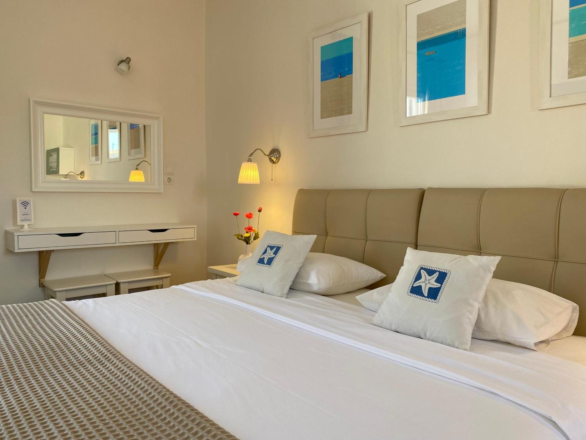 Alexandris Hotel *