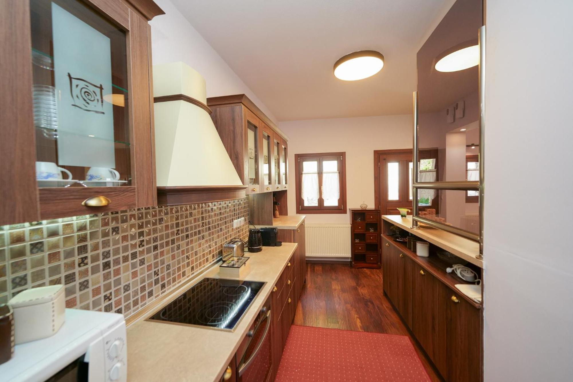 & Apartments-mihail Guest house