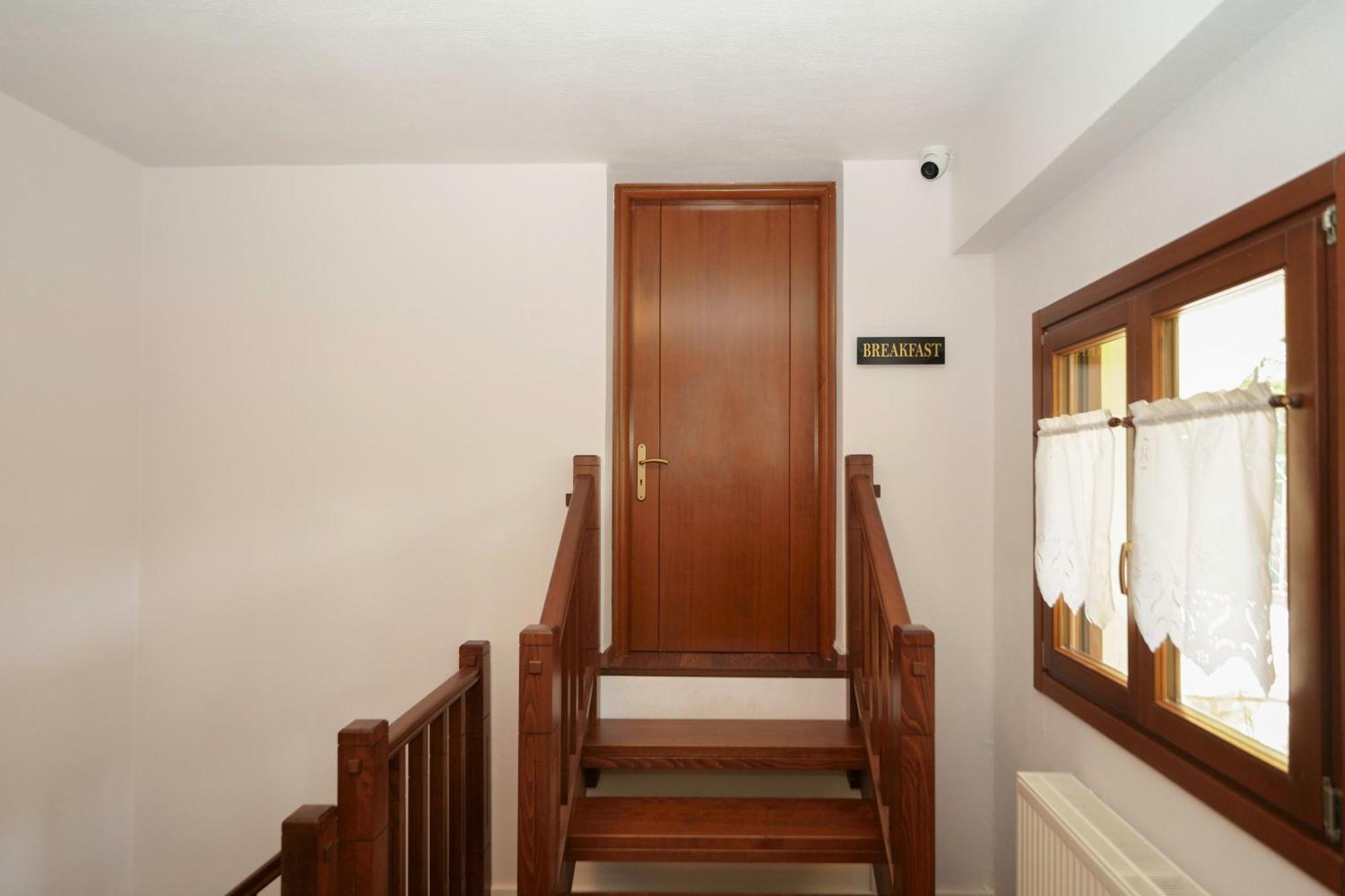 & Apartments-mihail Guest house *
