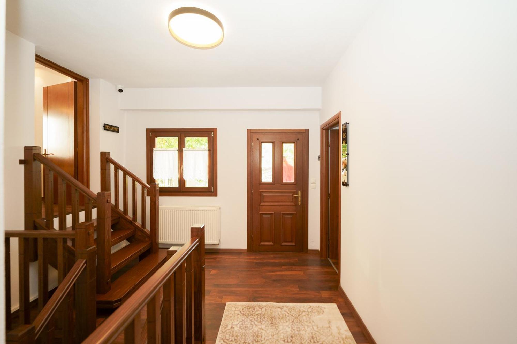 Guest house & Apartments-mihail *