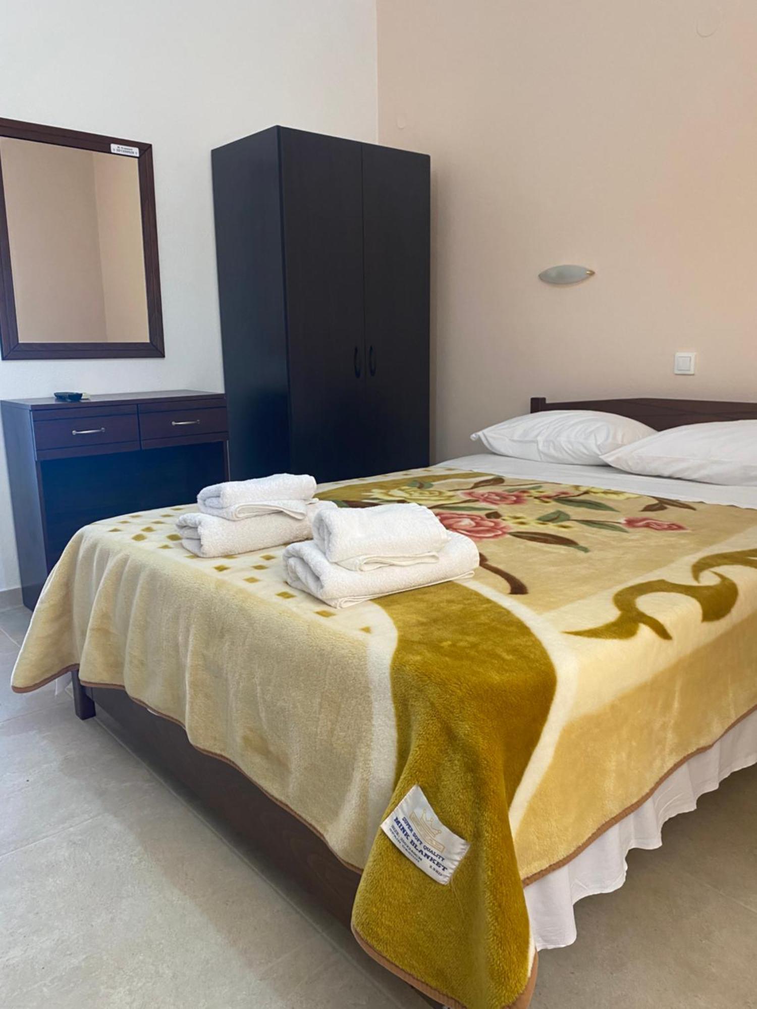 Studios&apartments Thomas Vasiliki (Lefkada)
