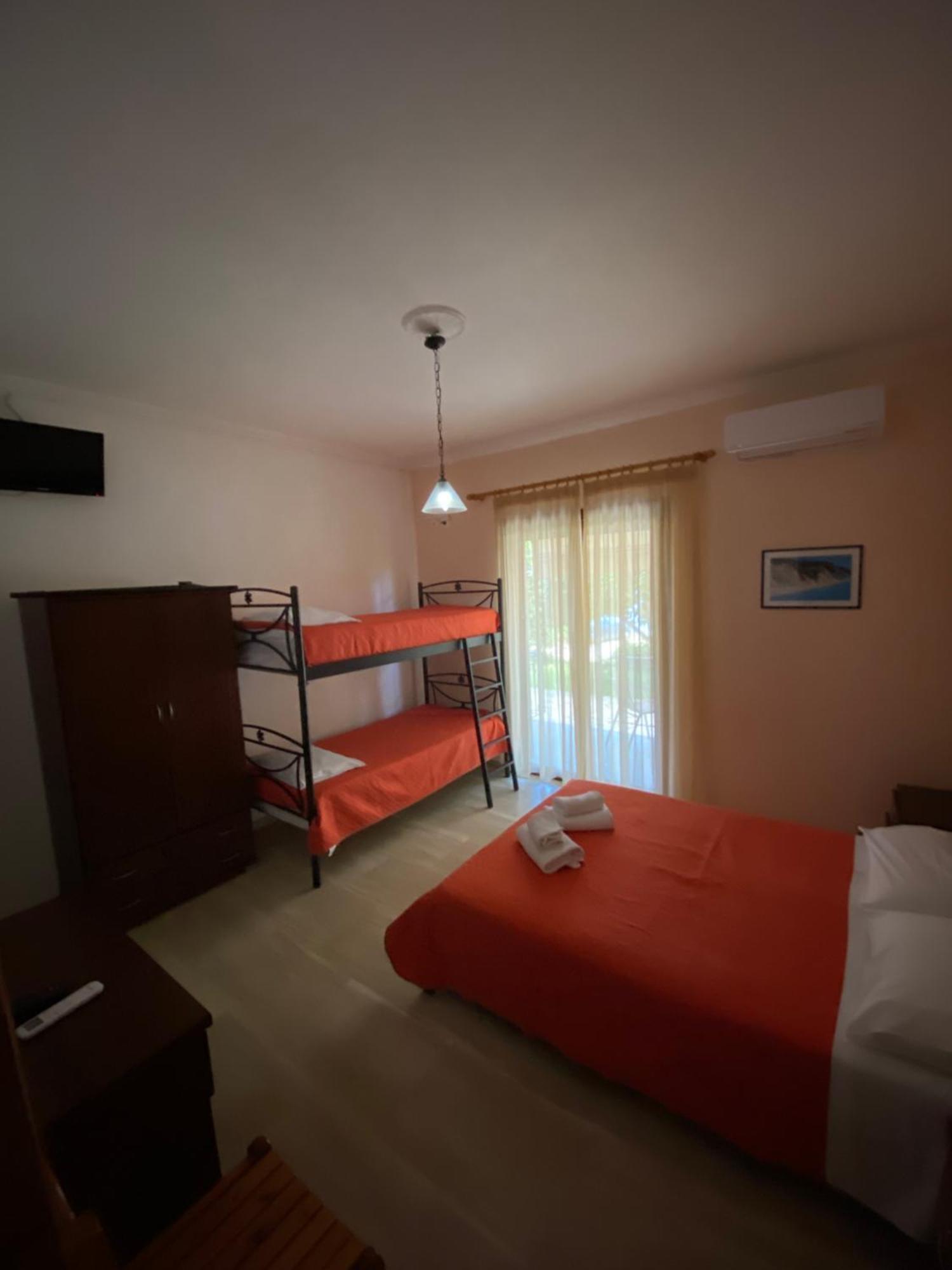 Studios&apartments Thomas Apartment Vasiliki (Lefkada)