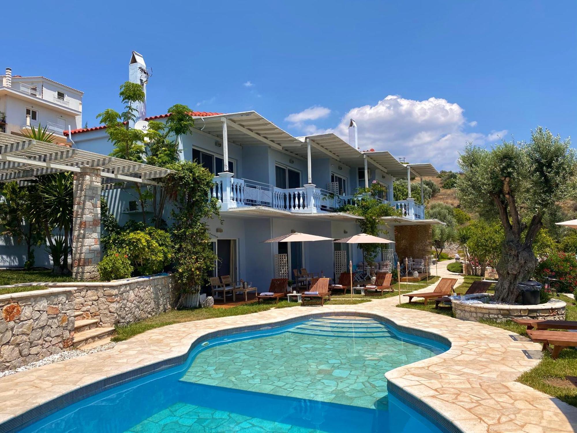 Sunny Villa