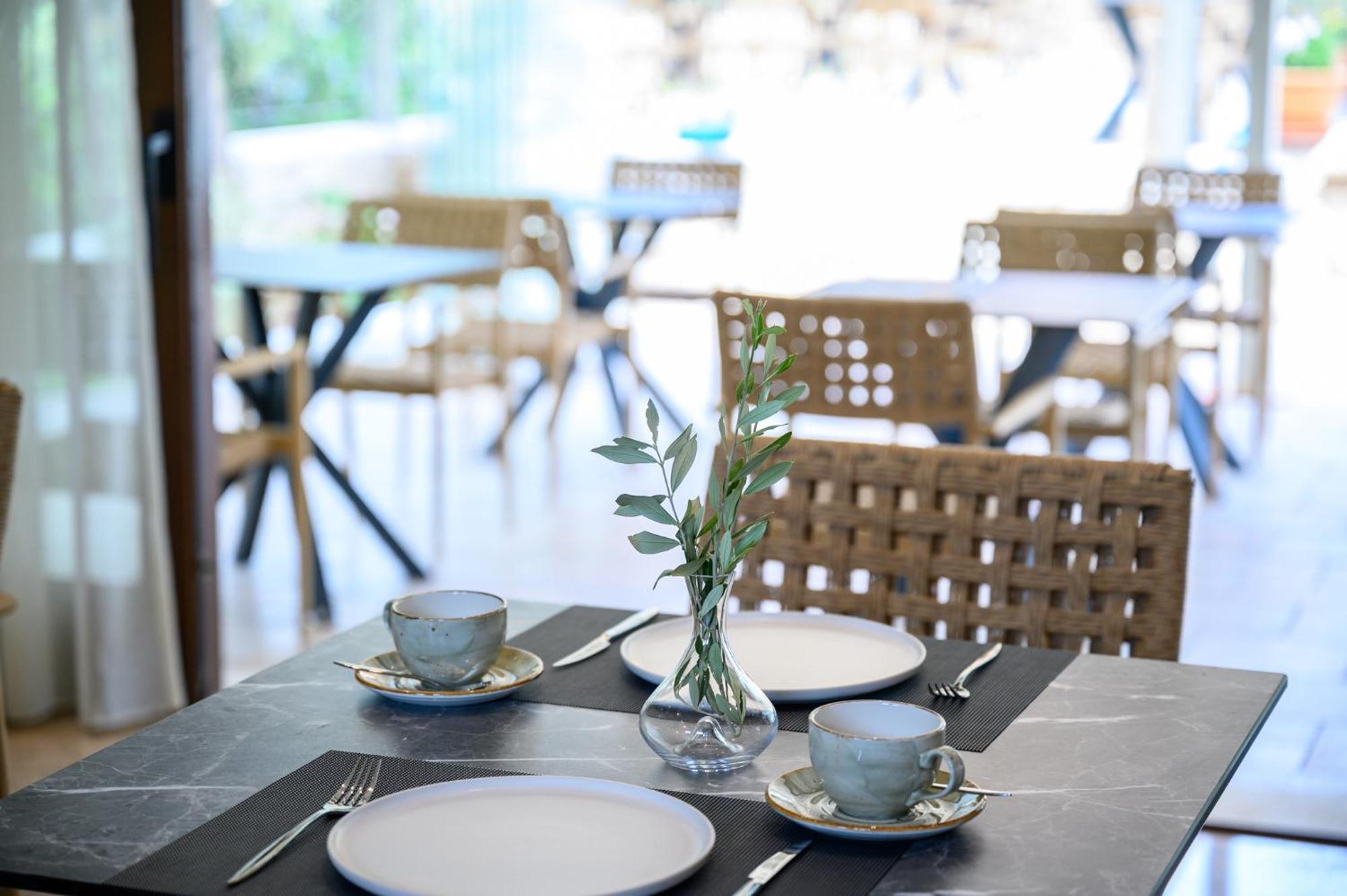 Elisso Boutique Hotel *