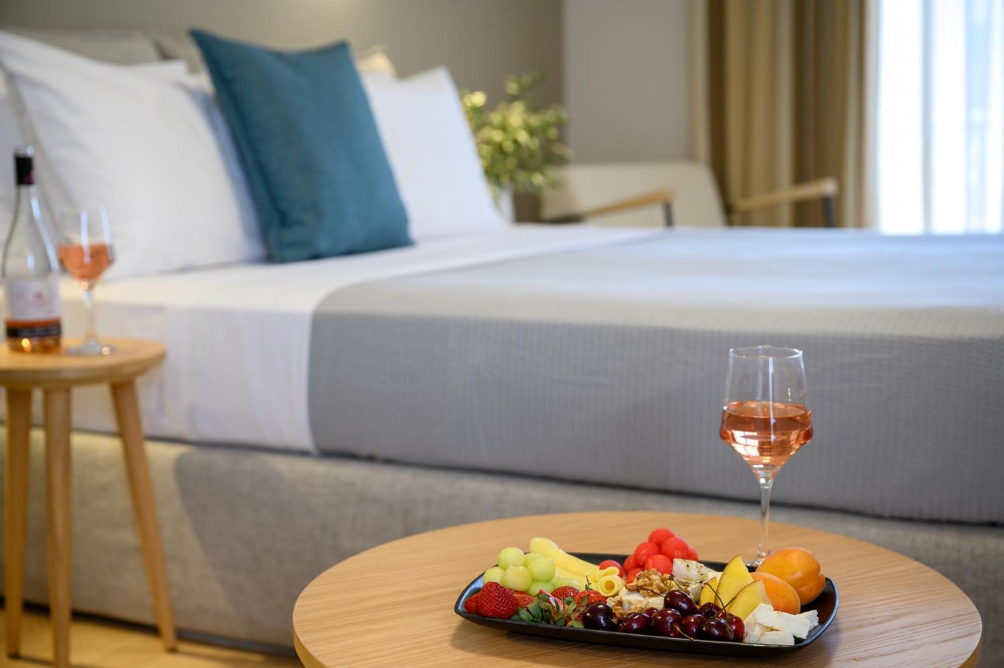 Elisso Boutique Hotel *
