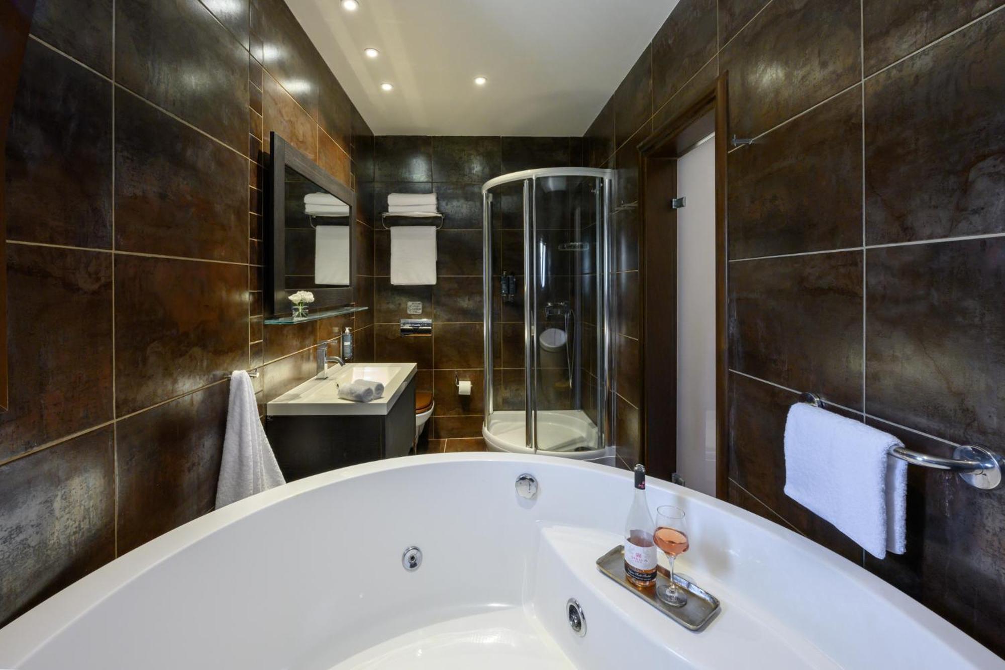 Elisso Boutique Hotel *