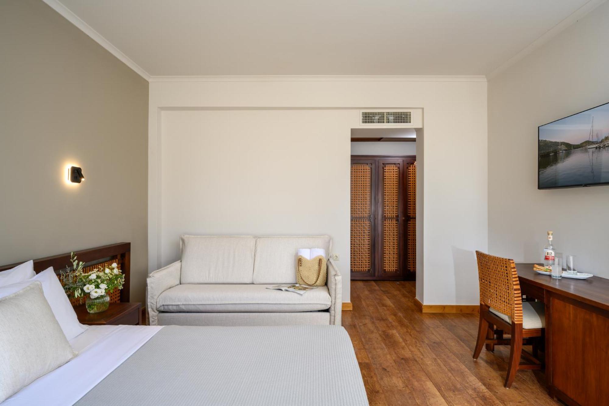 Elisso Boutique Hotel *