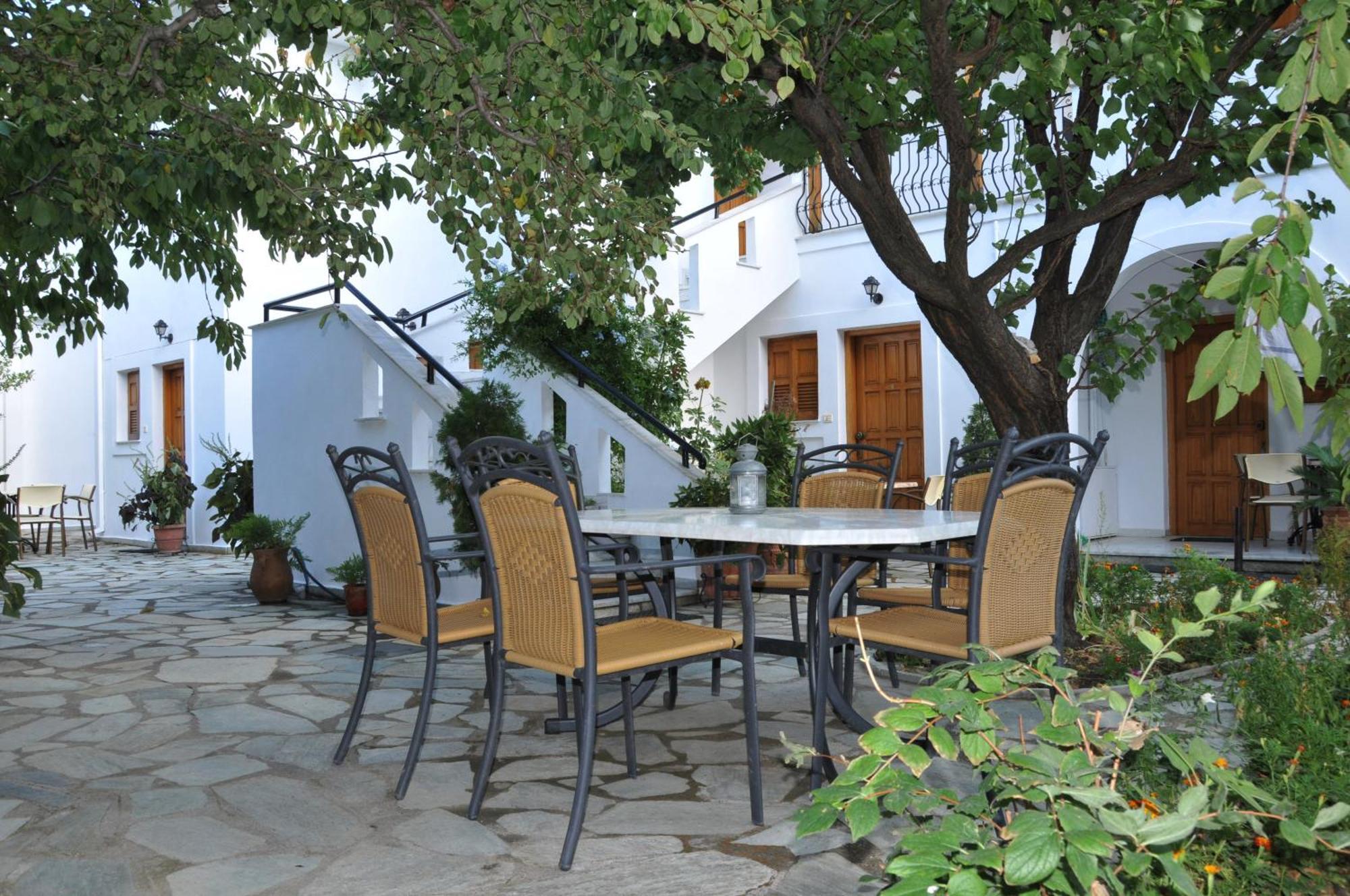 Okeanis Apartment