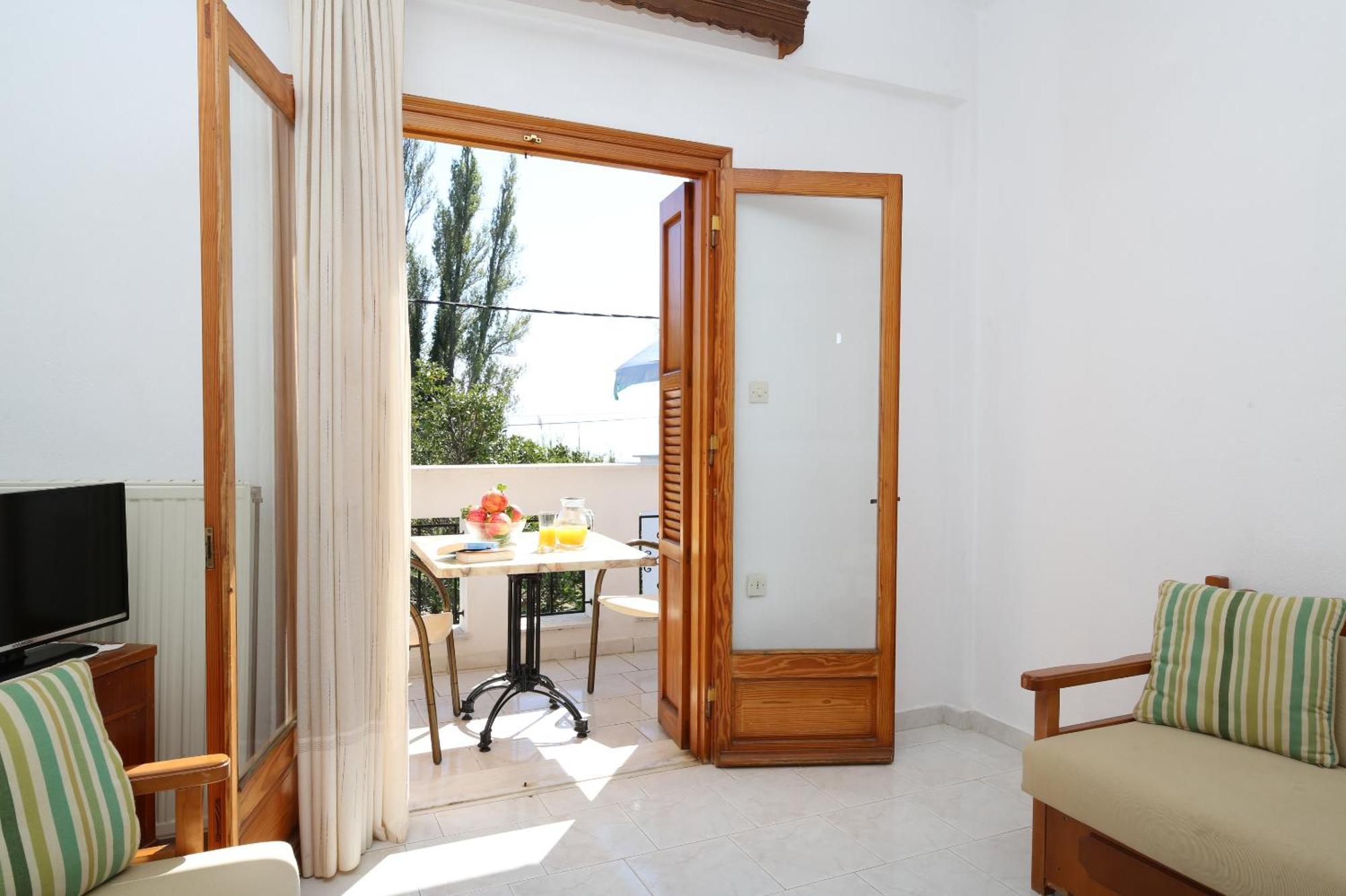 Okeanis Apartment