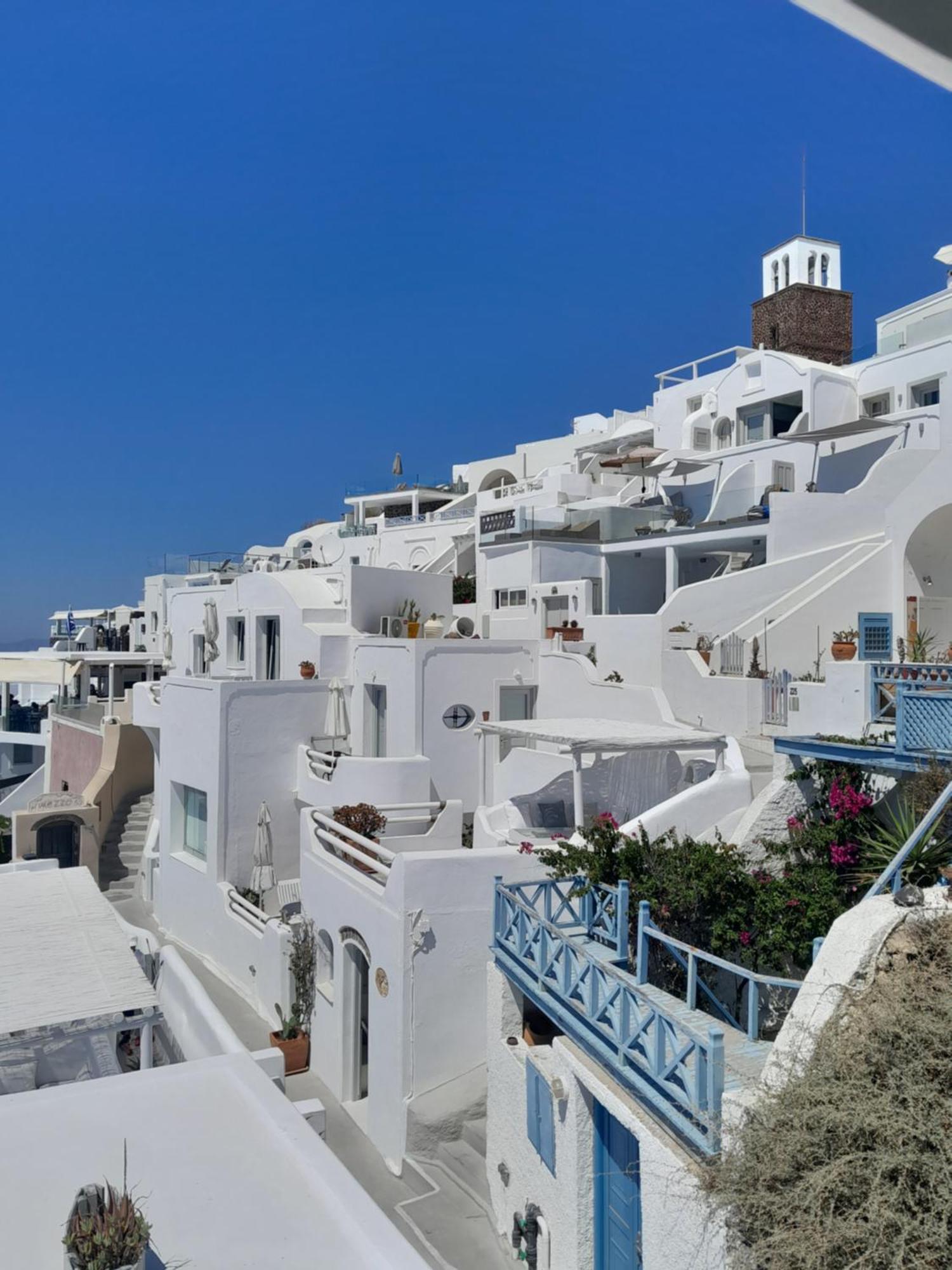 Amazing On The Cliff Hotel Imerovigli (Santorini)