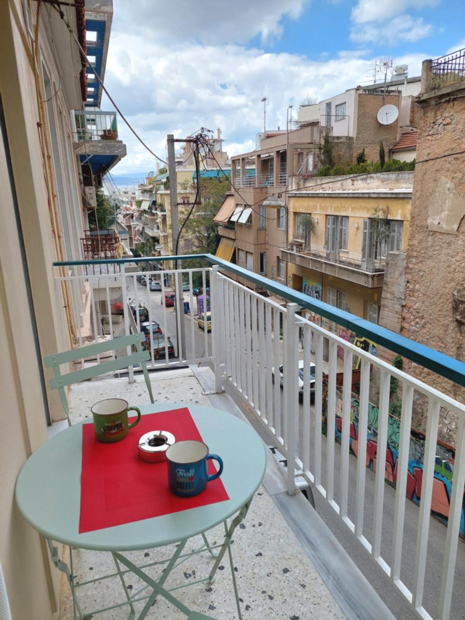 Homey In Apartment Athens