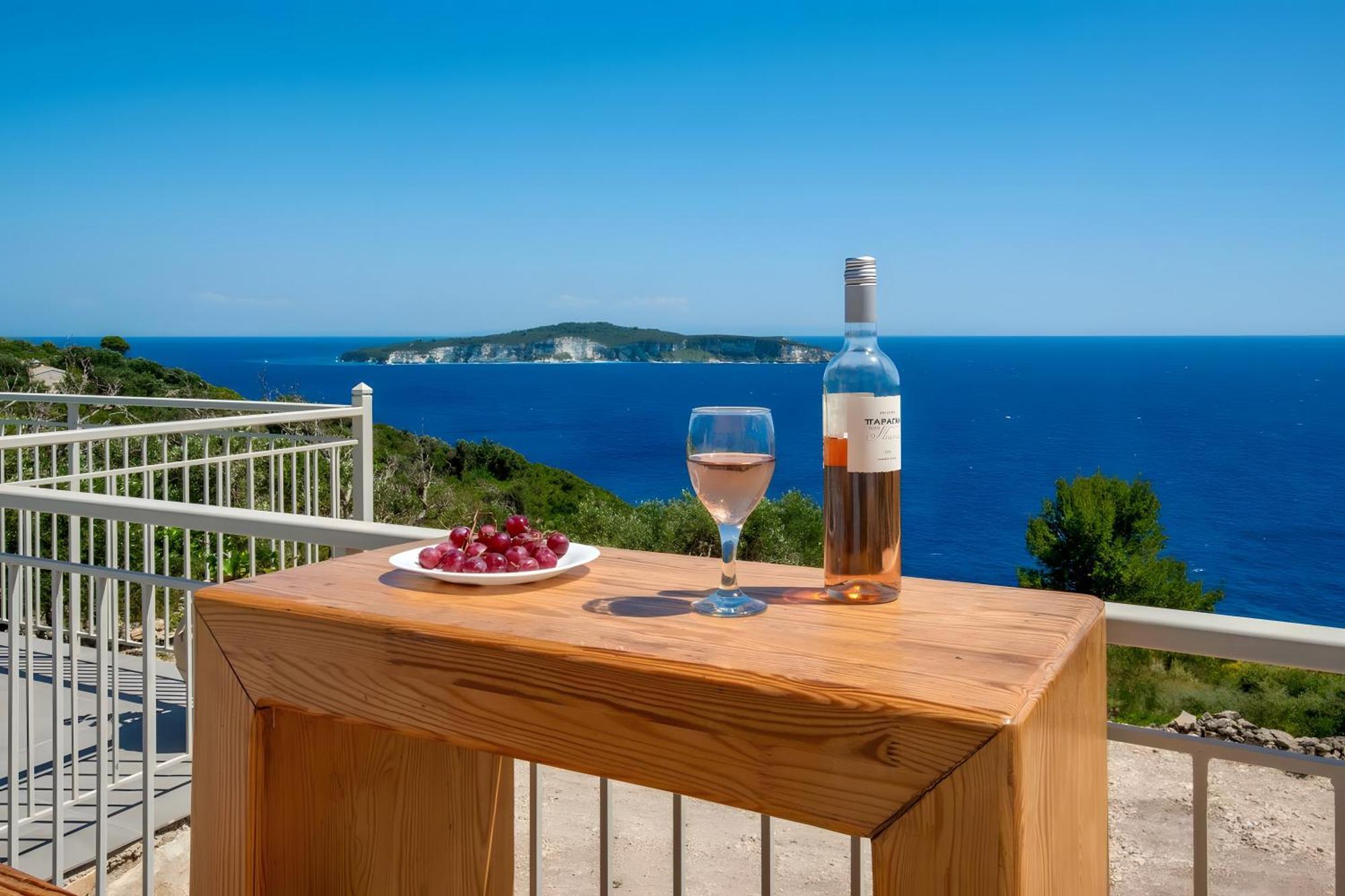 Costa Mediterranea Villa *
