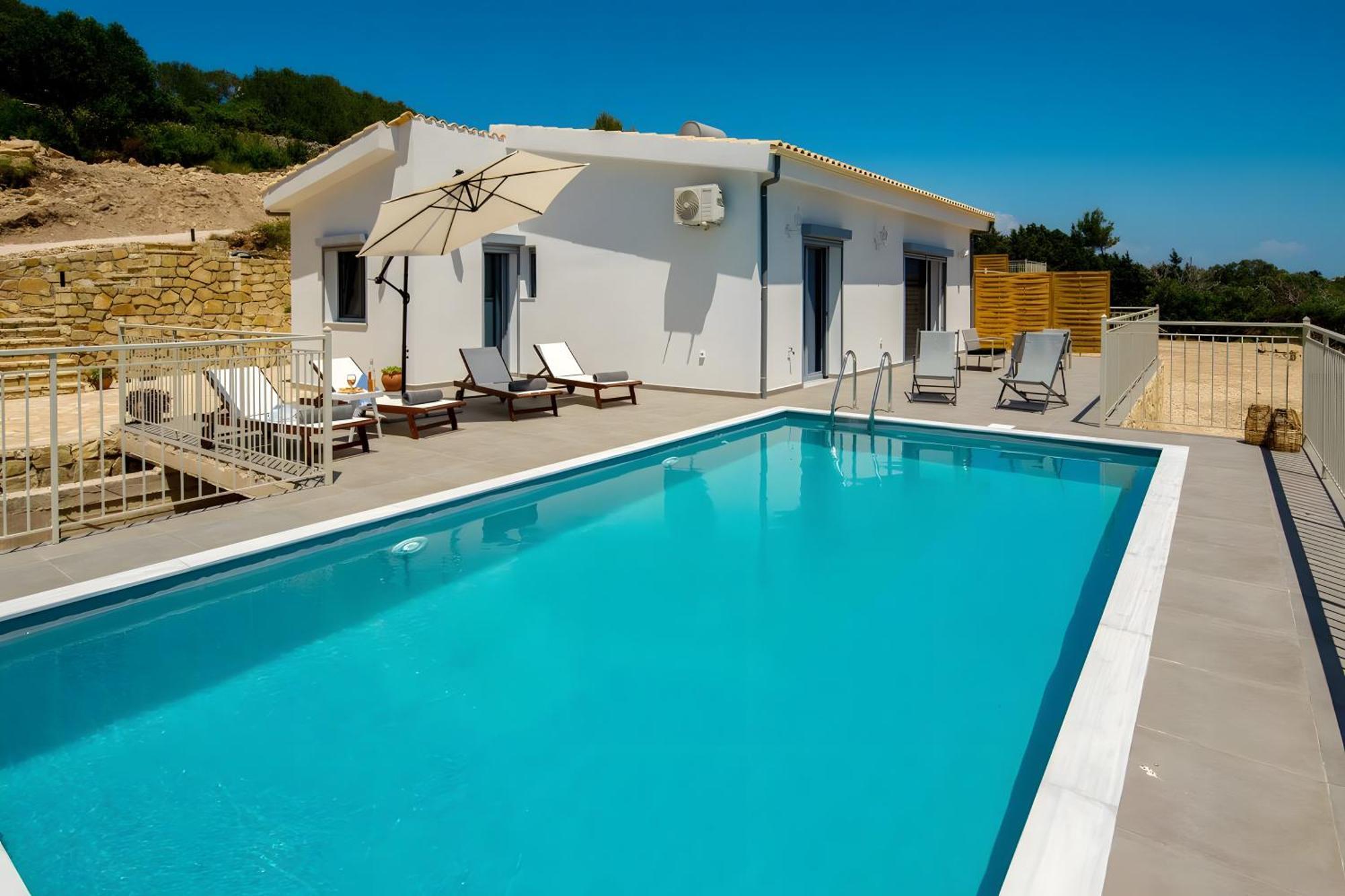 Costa Mediterranea Villa *