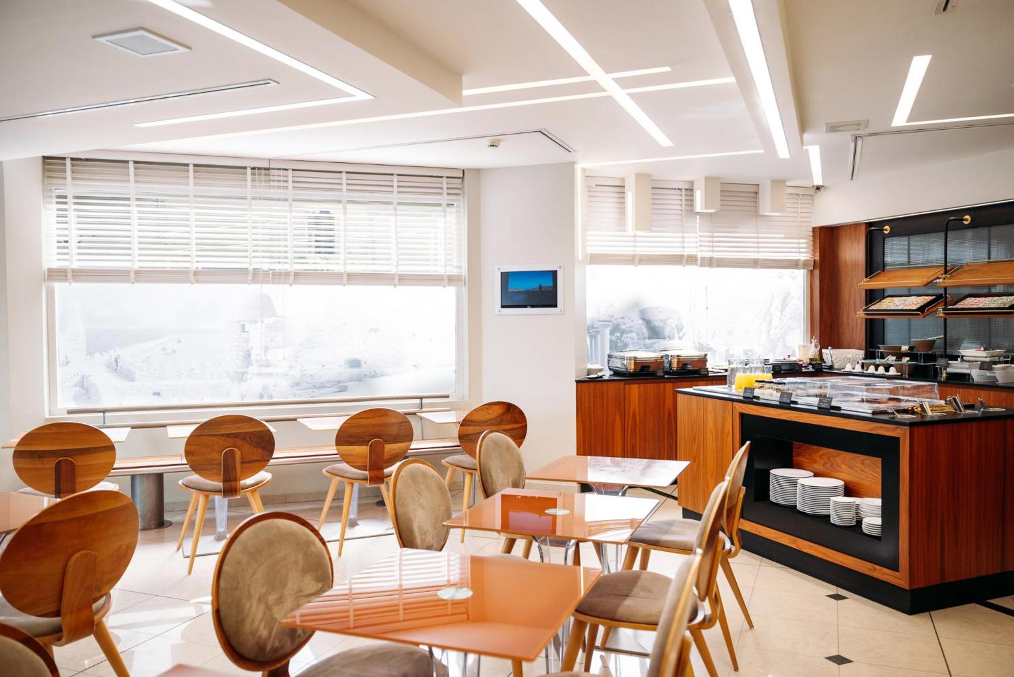 Hotel Kastro 3*