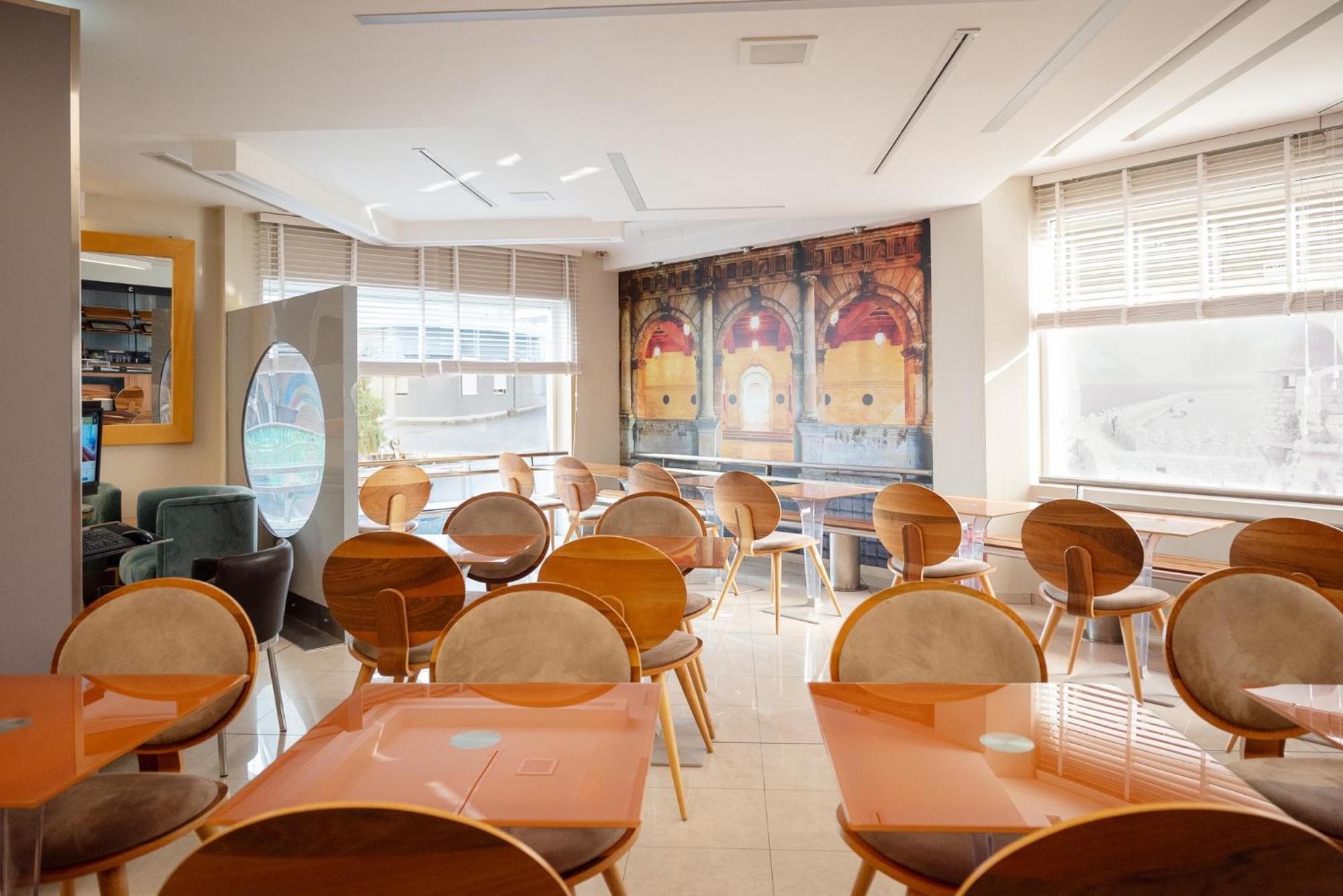 Hotel Kastro 3*